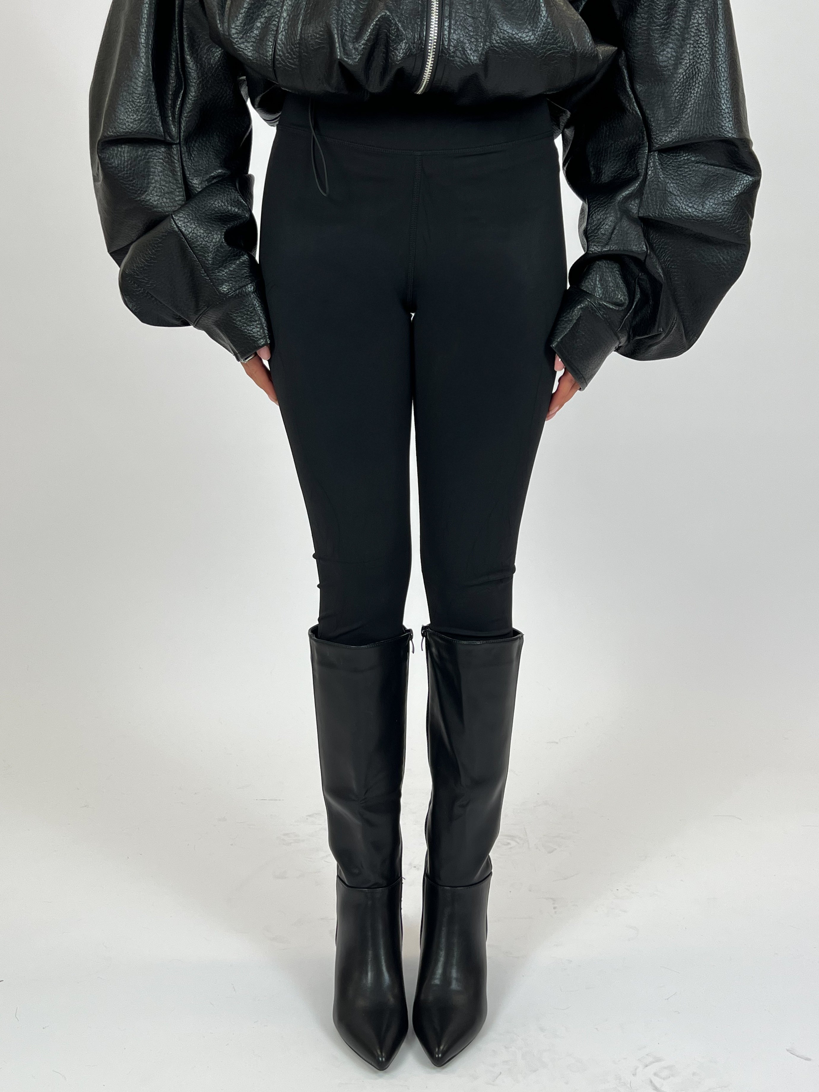 Elysia Sculpted Black Leggings – High-Stretch, Body-Hugging Fit