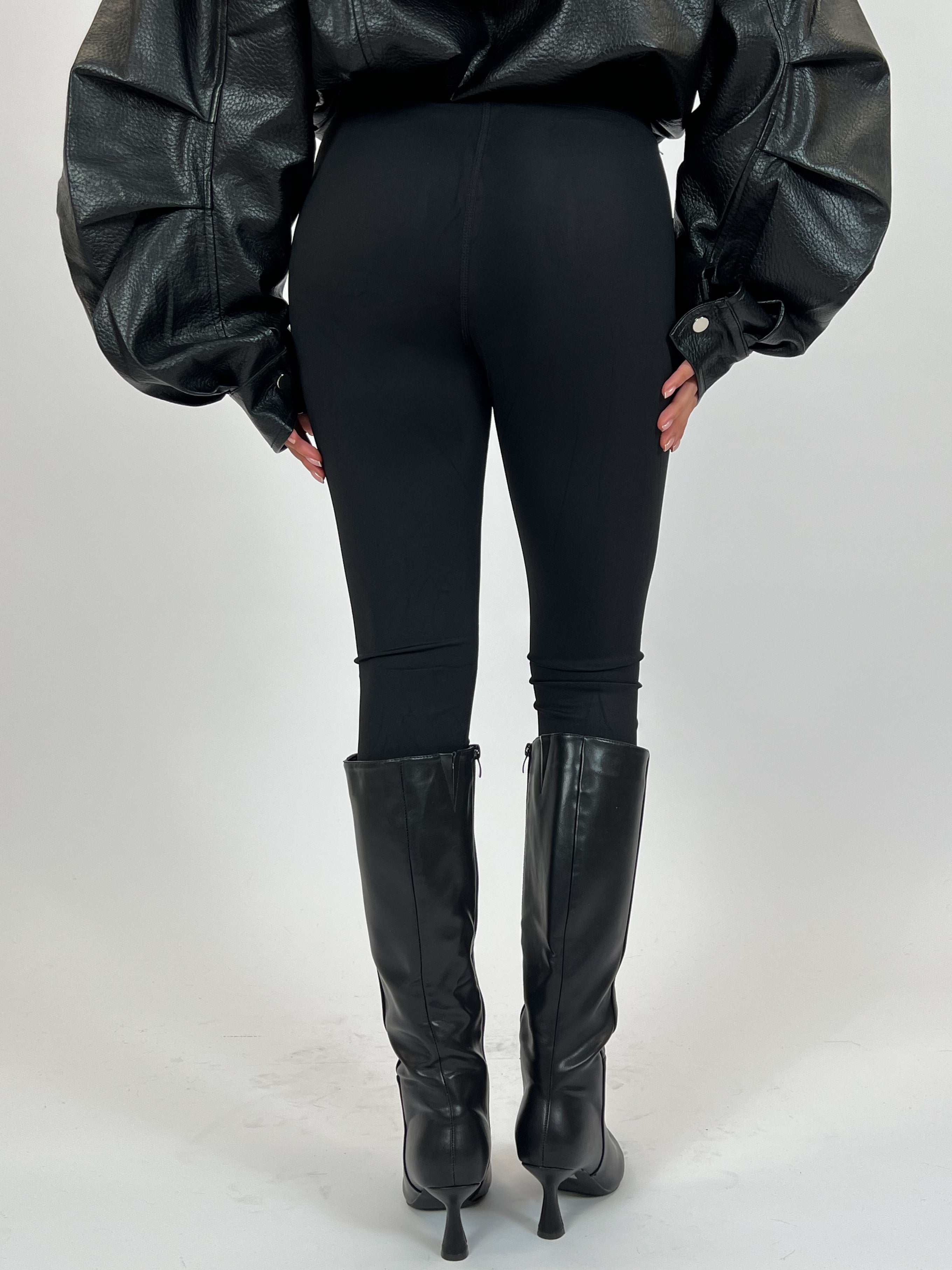 Elysia Sculpted Black Leggings – High-Stretch, Body-Hugging Fit