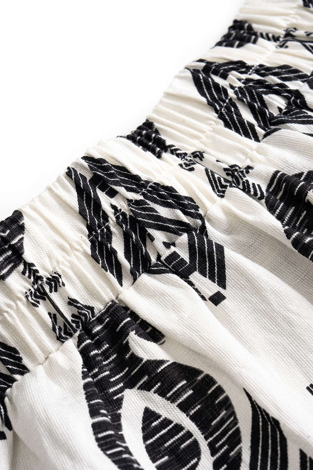 Artistic Contrast Print Flower Applique Trim Sleeveless Top And Pants Set