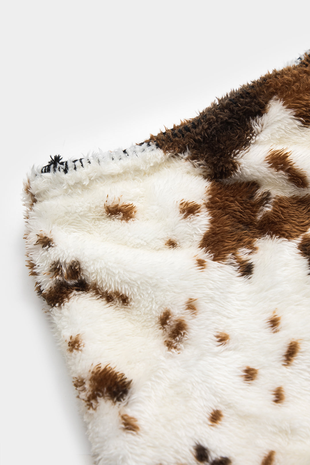 Skirt with abstract print and stitching