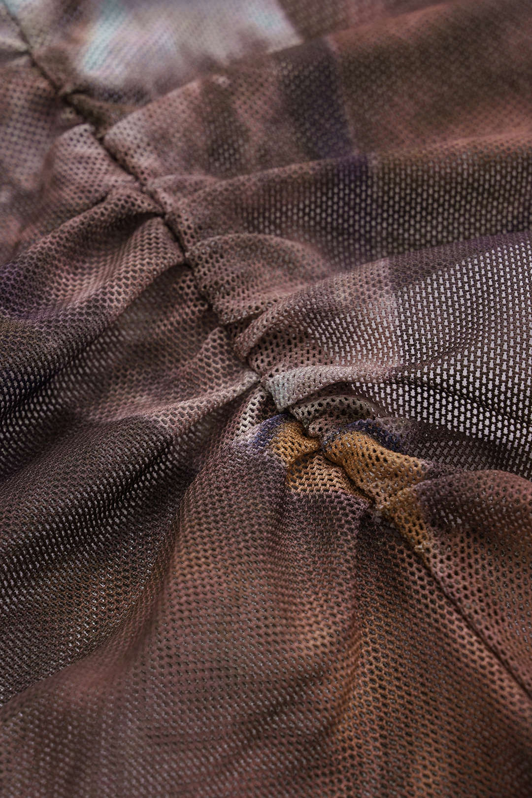 Abstract print mesh round neck short sleeve t-shirt