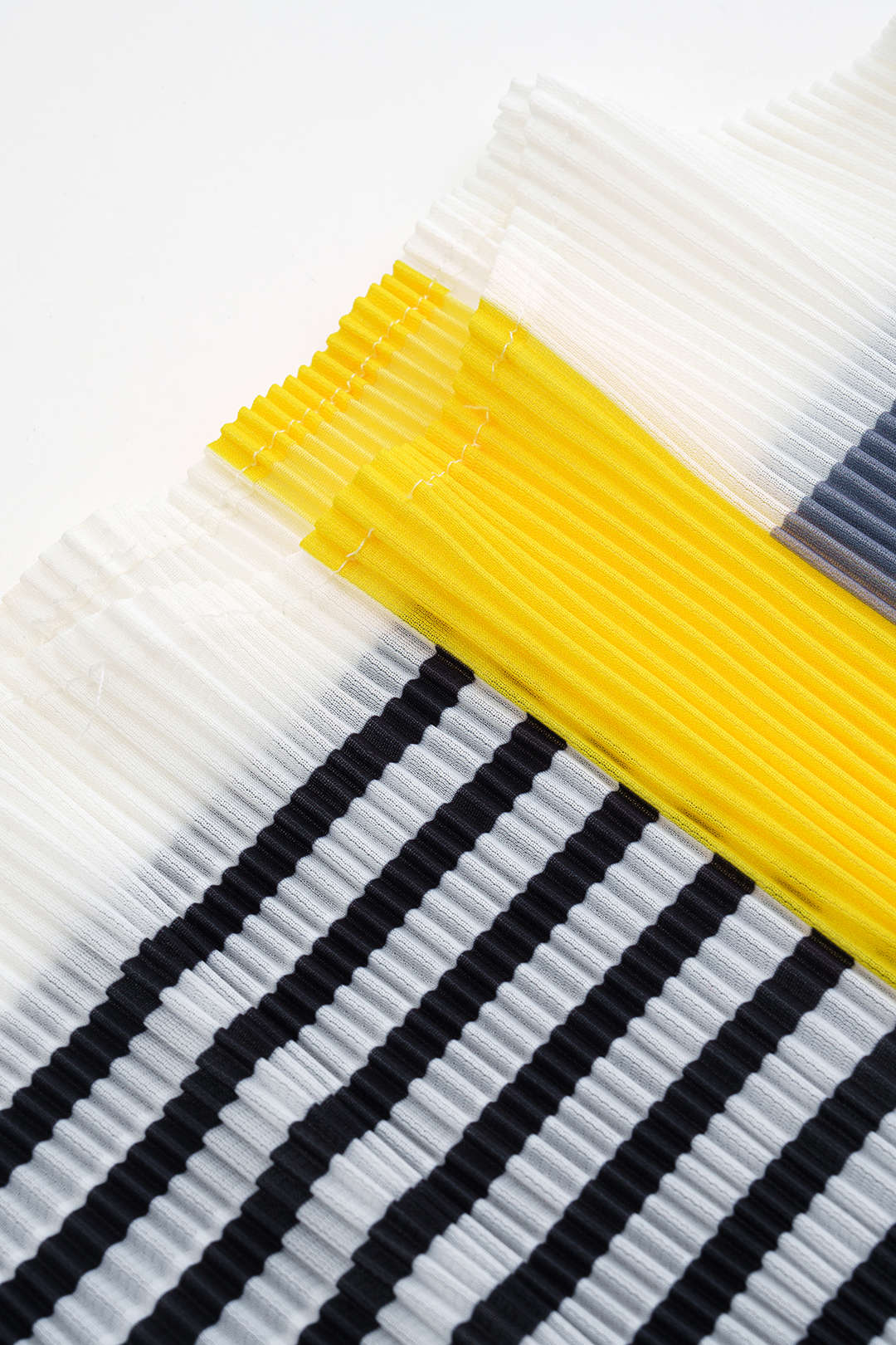 Summary Geometric Pattern Short Sleeve Top and Pleated Skirt Set