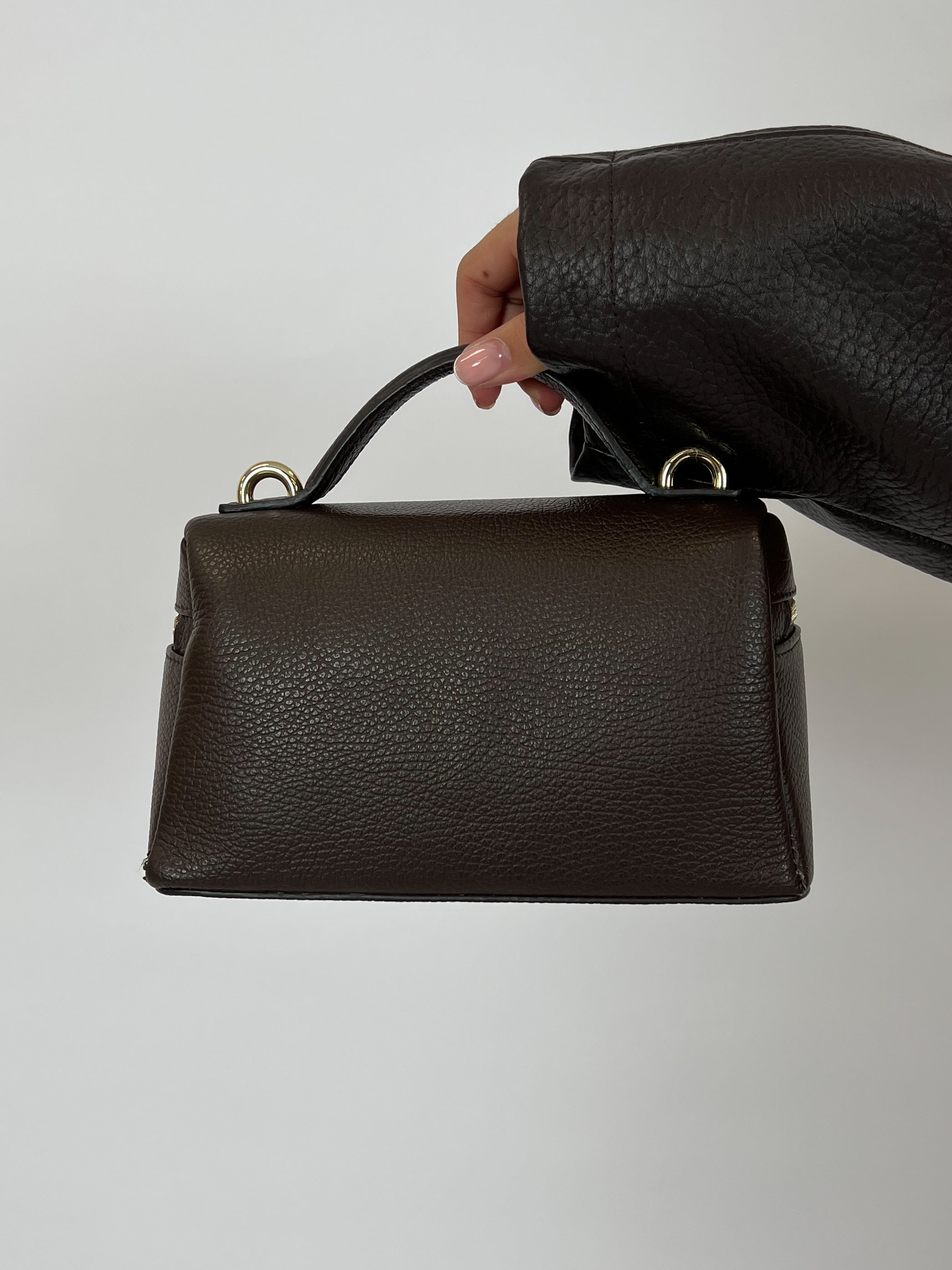 Designer Leather Handbag – Everyday Women’s Bag