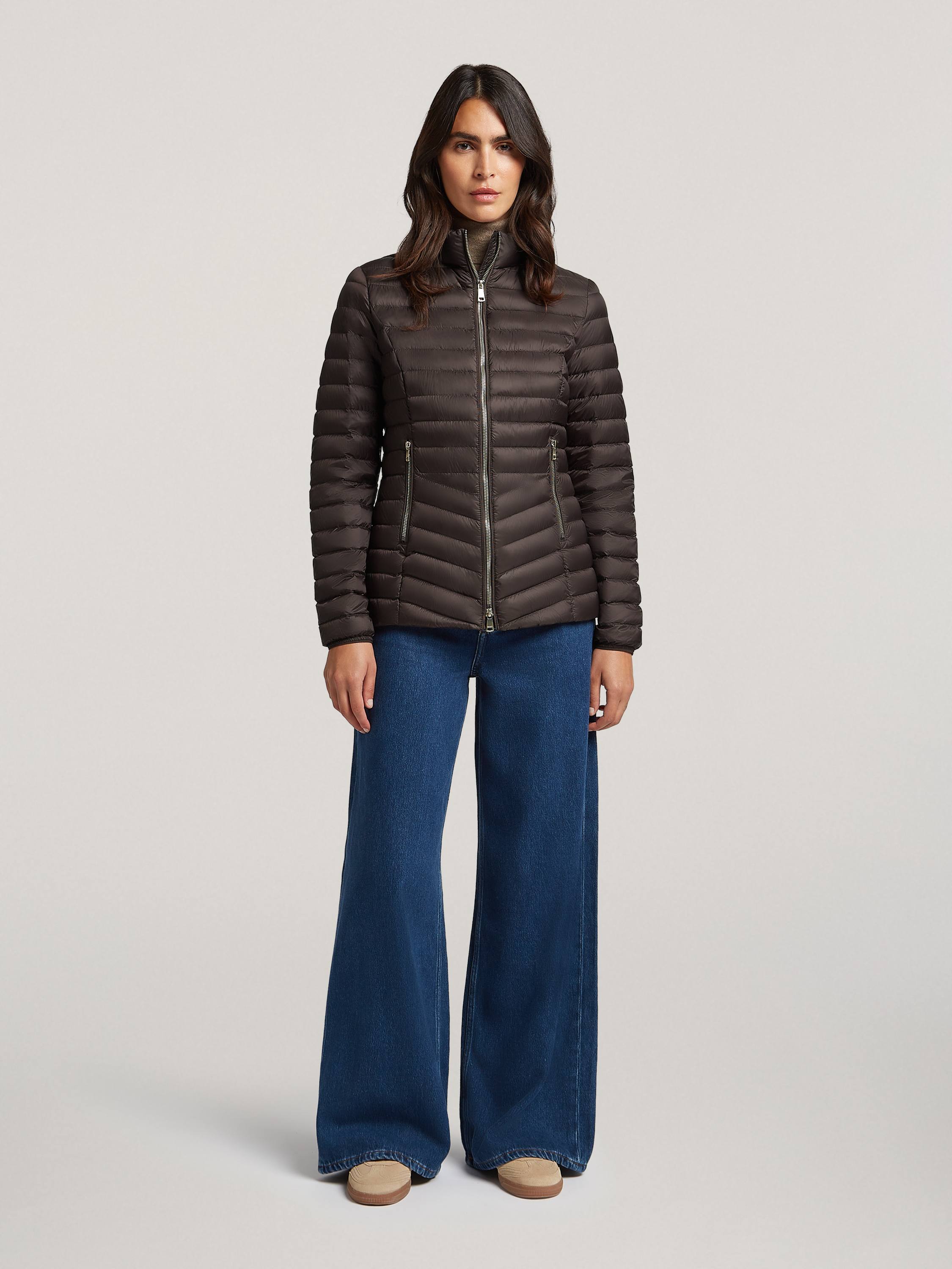 Lightweight Packable Jacket – Travel-Friendly & Versatile Outerwear