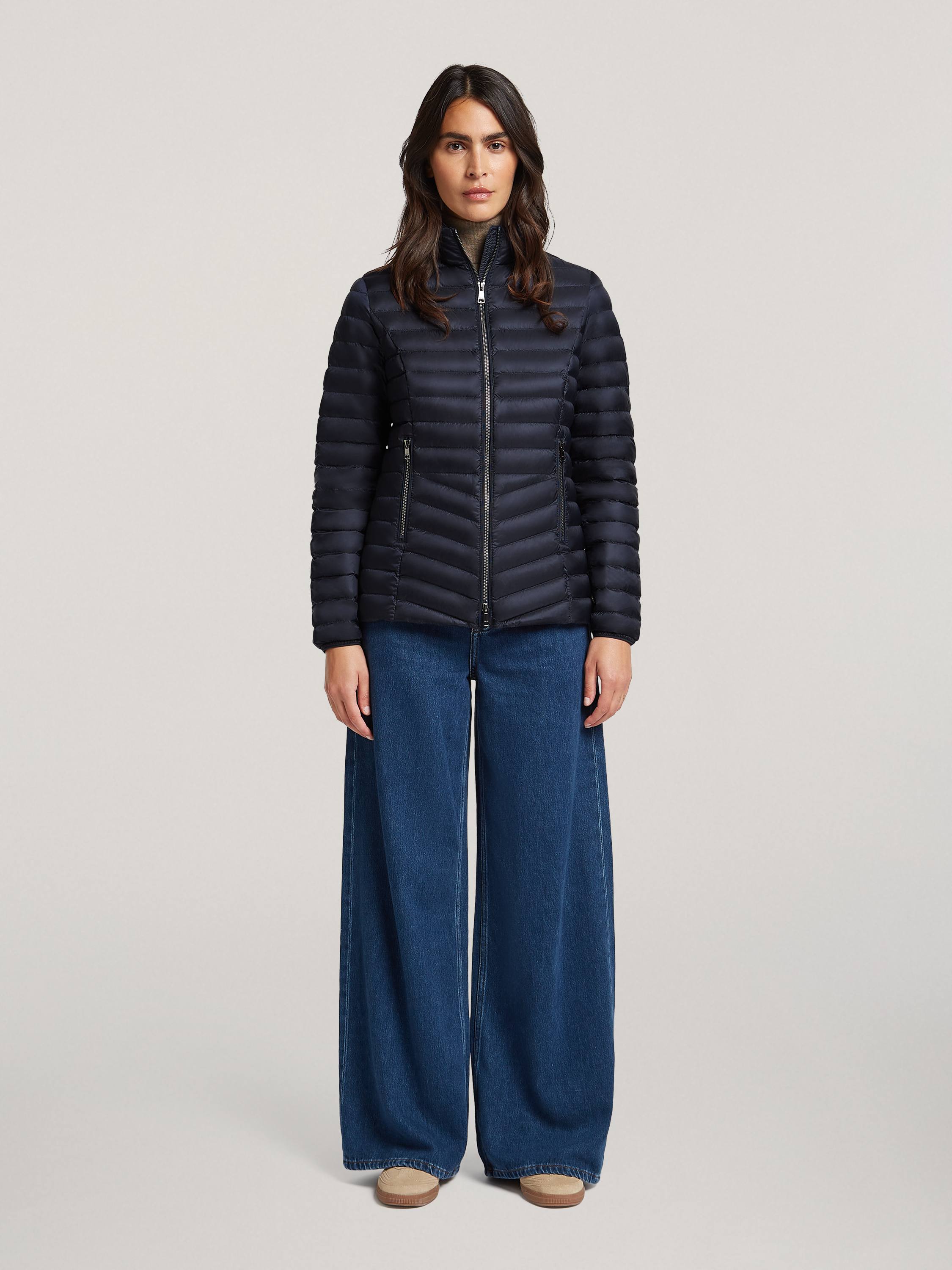 Lightweight Packable Jacket – Travel-Friendly & Versatile Outerwear