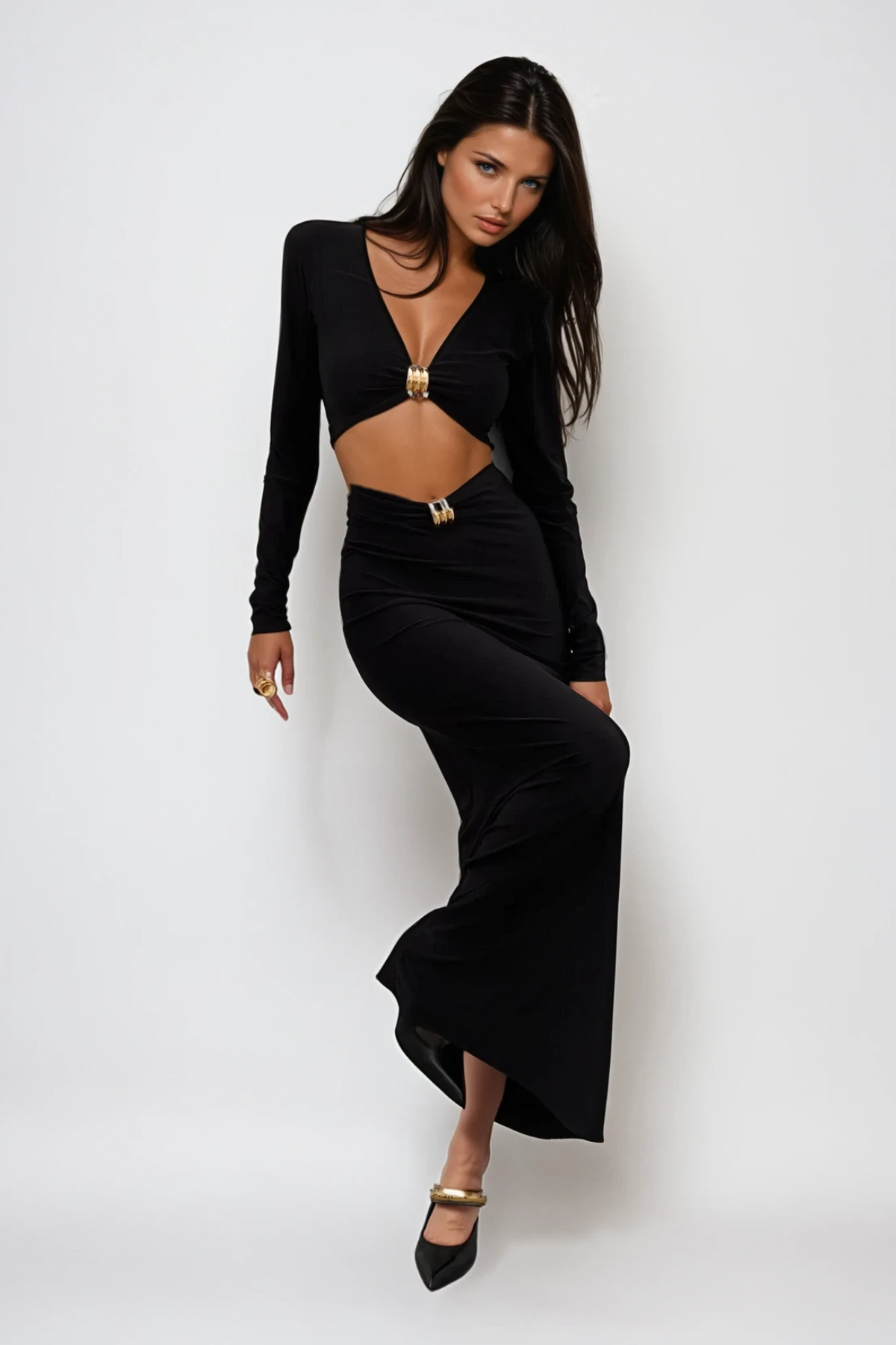 Cutout Long Sleeve Maxi Dress – Elegant Design with Modern Sophistication