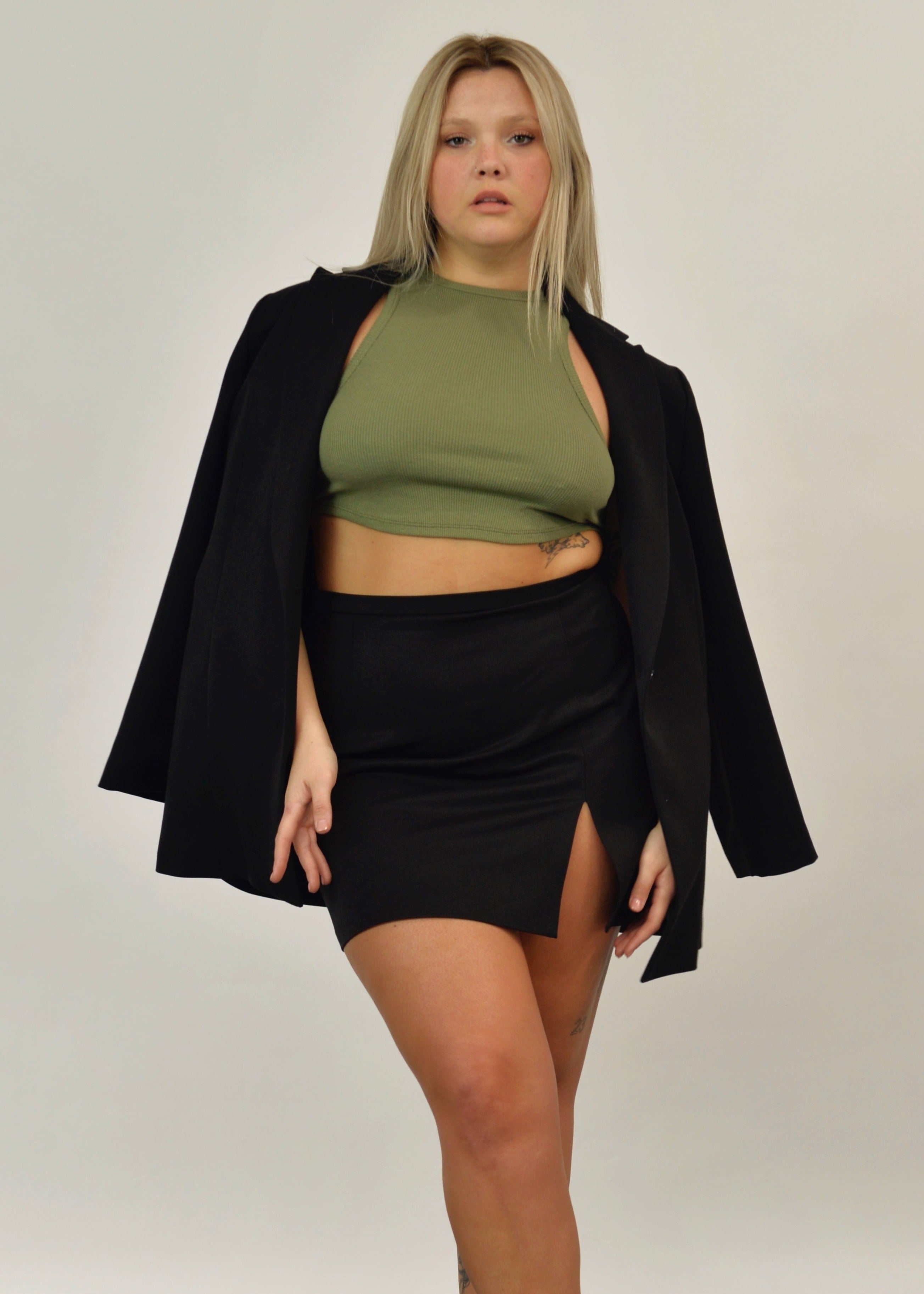 Women’s Ribbed Stretch Tank Top – Sculpted Cropped Silhouette