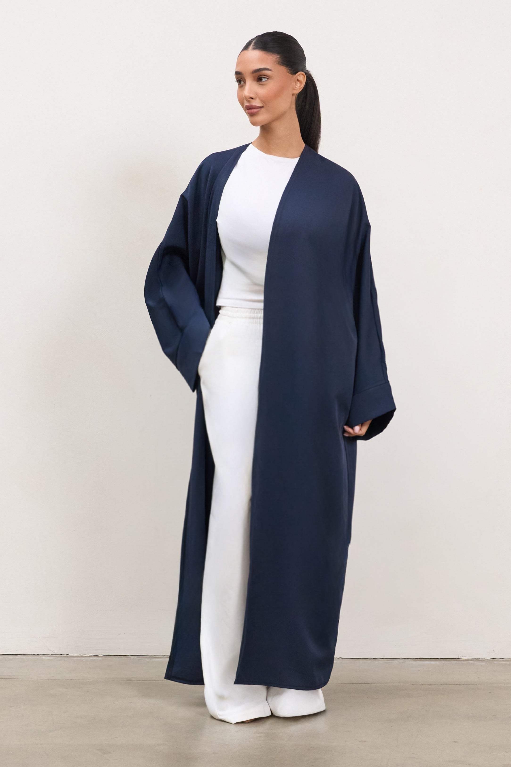 Essential Oversized Abaya – Relaxed Open-Front Modest Dress