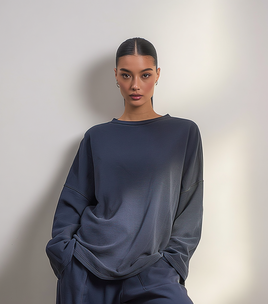 Essential Oversized Tee | Women’s Cotton T-Shirt MODEL - NAVY