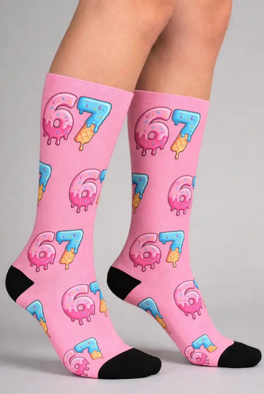 LEWAIR's Playful Graphic Crew Socks – Bold Pop-Art Statement Design | PINK