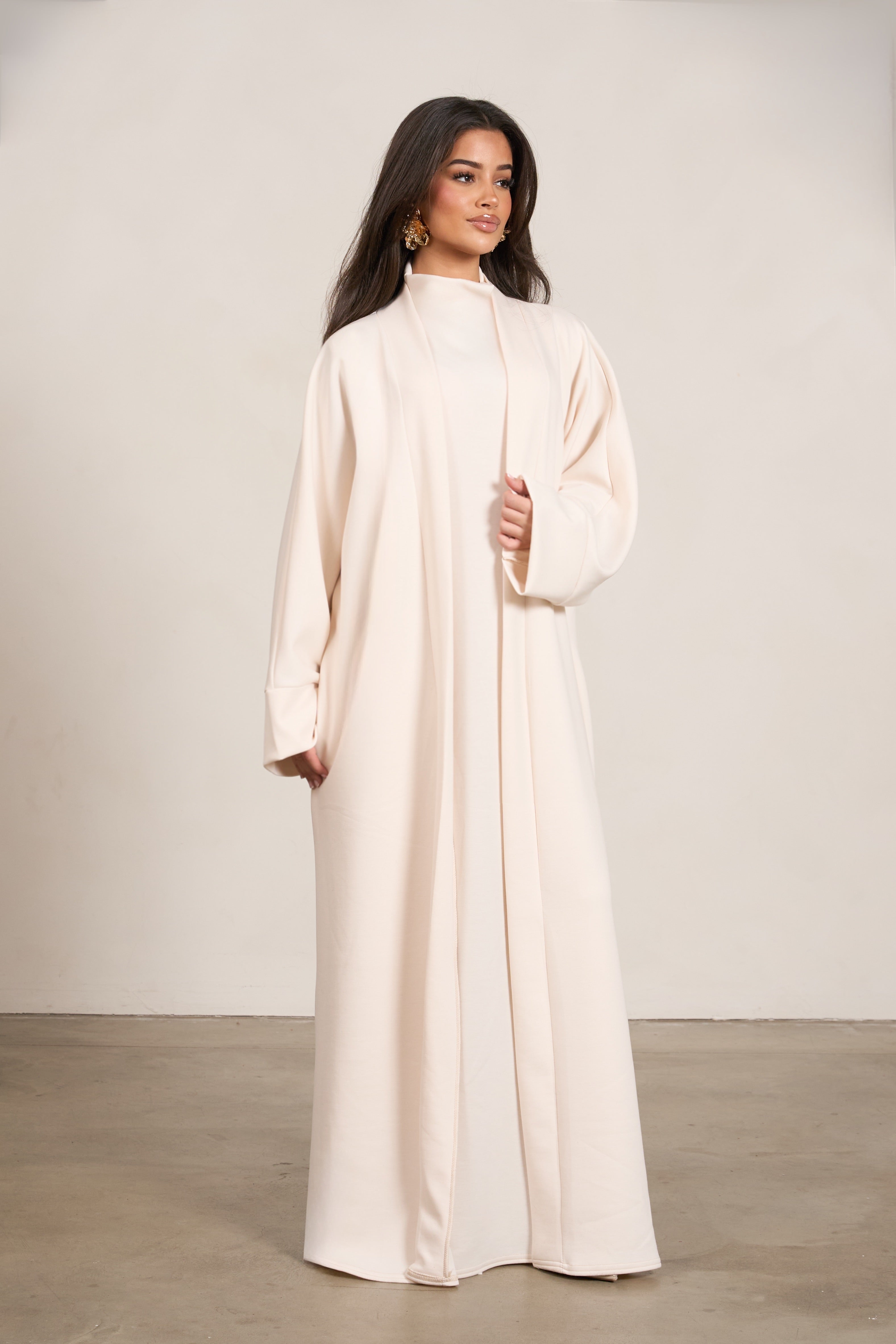 Modest Abaya Set – Elegant Two-Piece Dress Ensemble