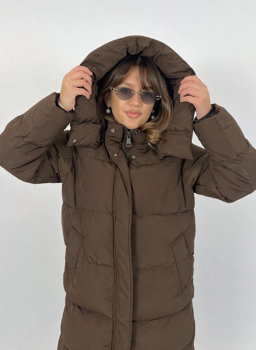 Oversized Puffer Coat – Extra Long with Detachable Hood & Side Zippers 4