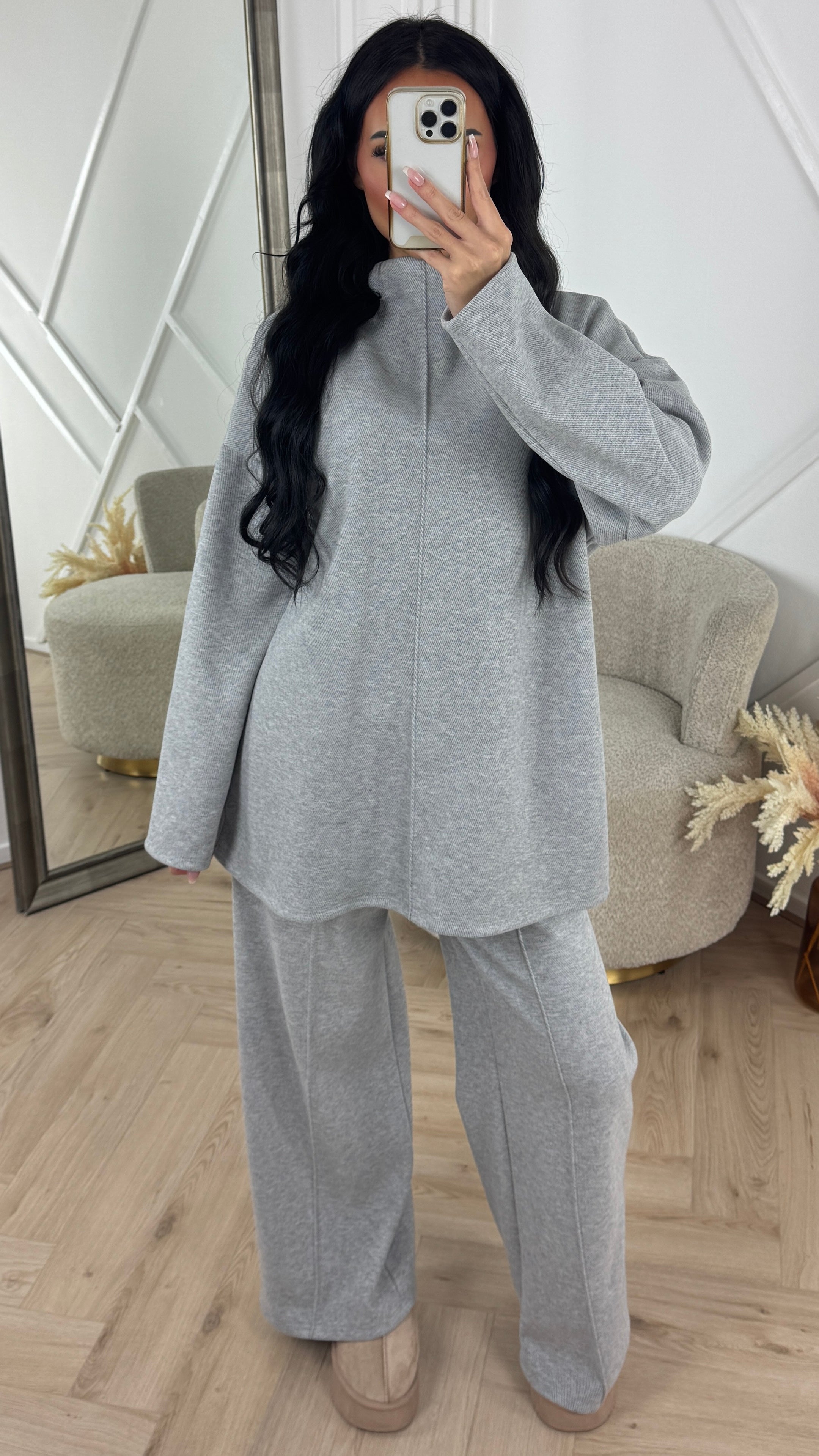 Soft Minimal Two-Piece Fleece Set with High Collar