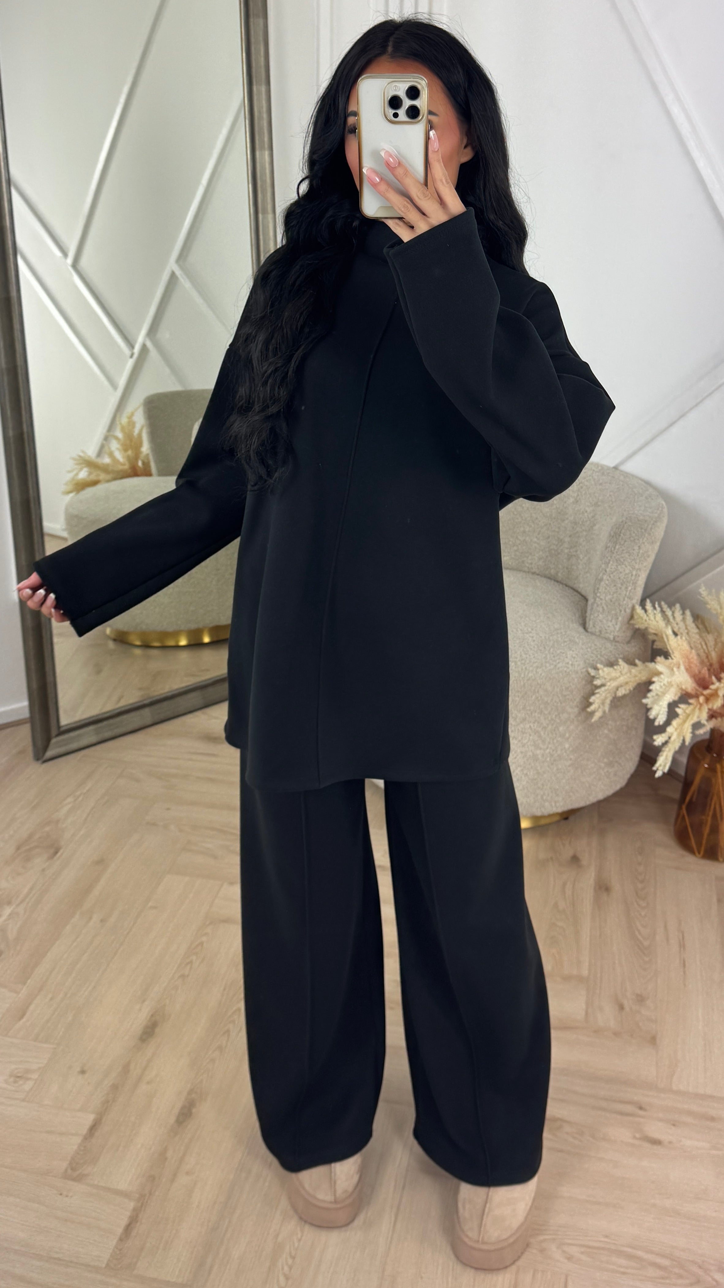 Soft Minimal Two-Piece Fleece Set with High Collar