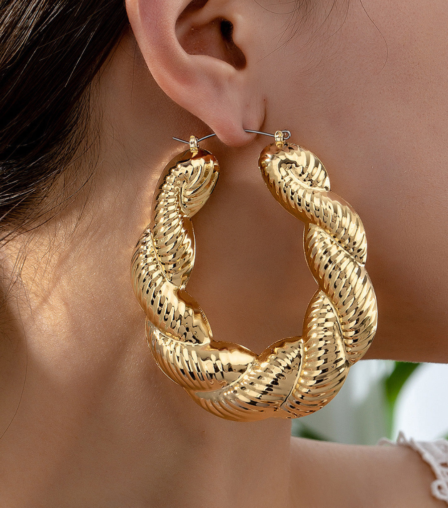 Twist Retro Alloy Earrings – Geometric U-Shape Statement Earrings 4