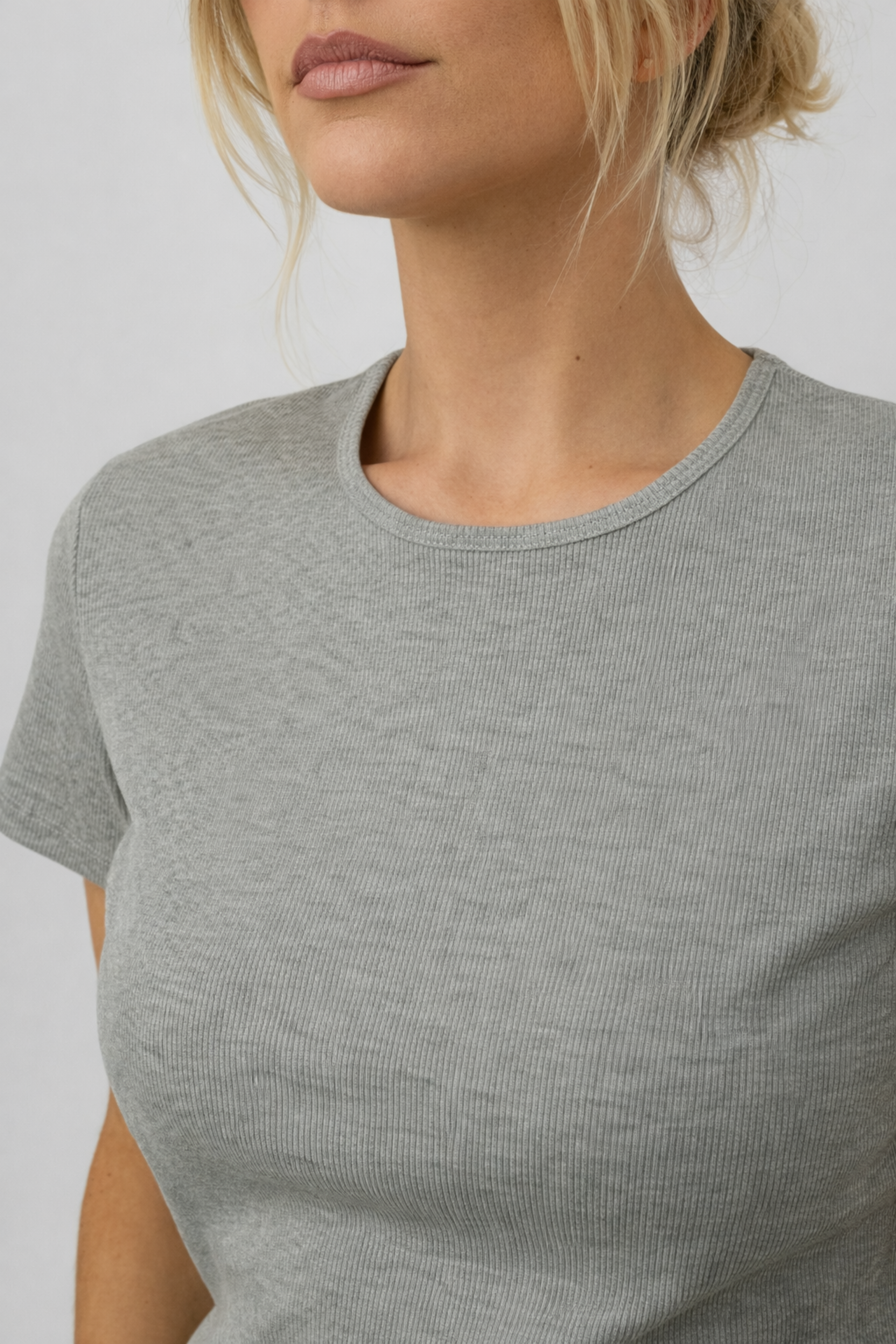 Women’s Ribbed Cotton Tee – Relaxed Fit with Classic Crew Neckline 4
