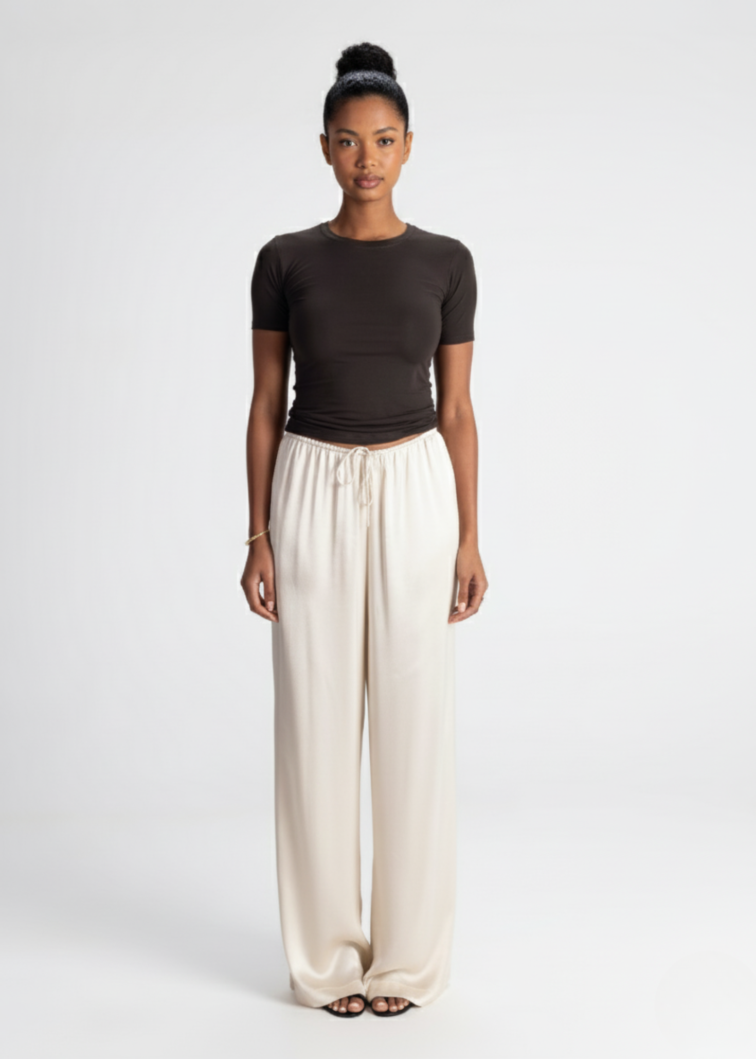 Women’s Ultra-Soft Fitted T-Shirt – Second-Skin Feel & Effortless Sophistication | BROWN 1