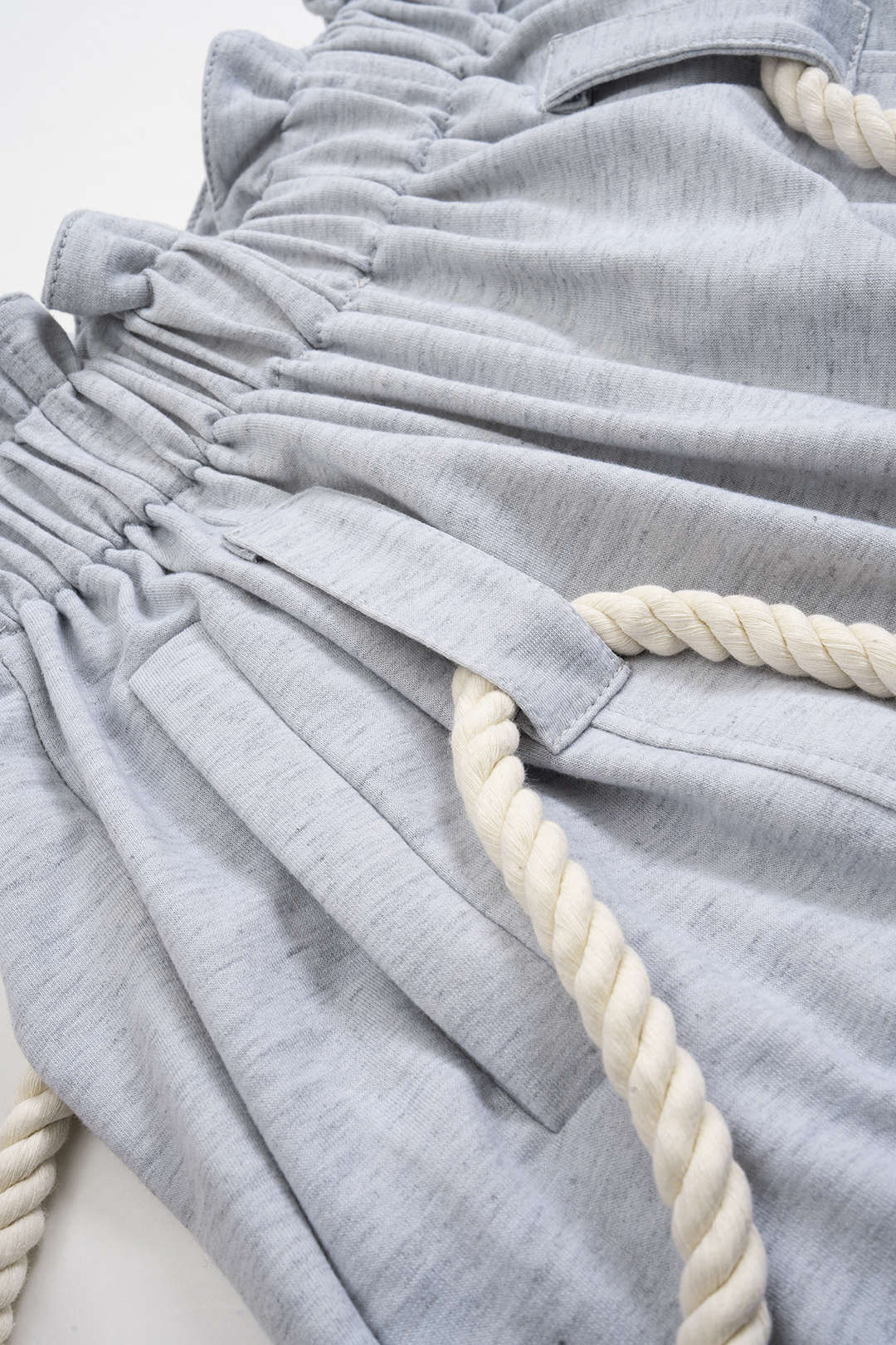 Belt pull string barrel pants