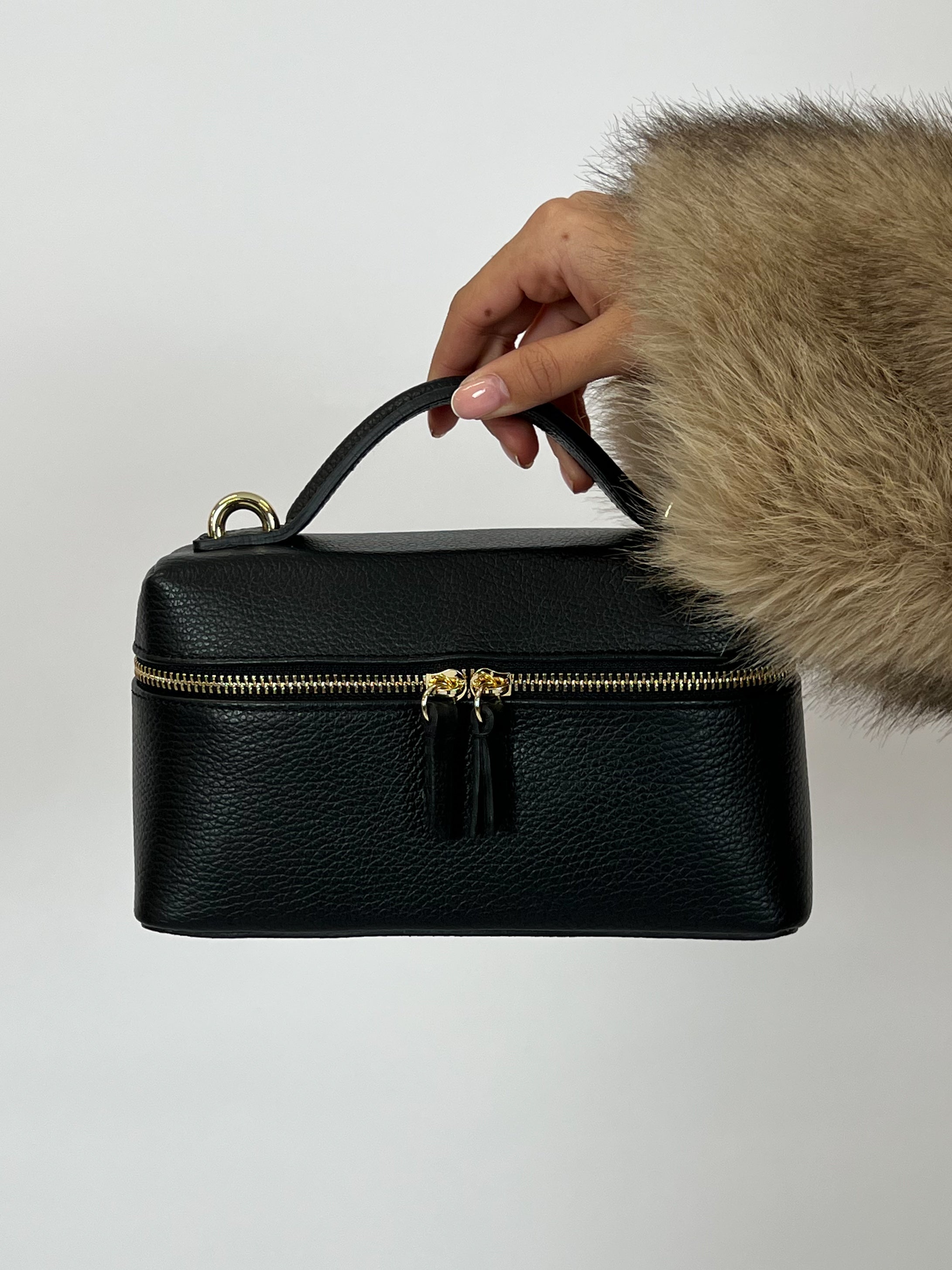 Designer Leather Handbag – Everyday Women’s Bag