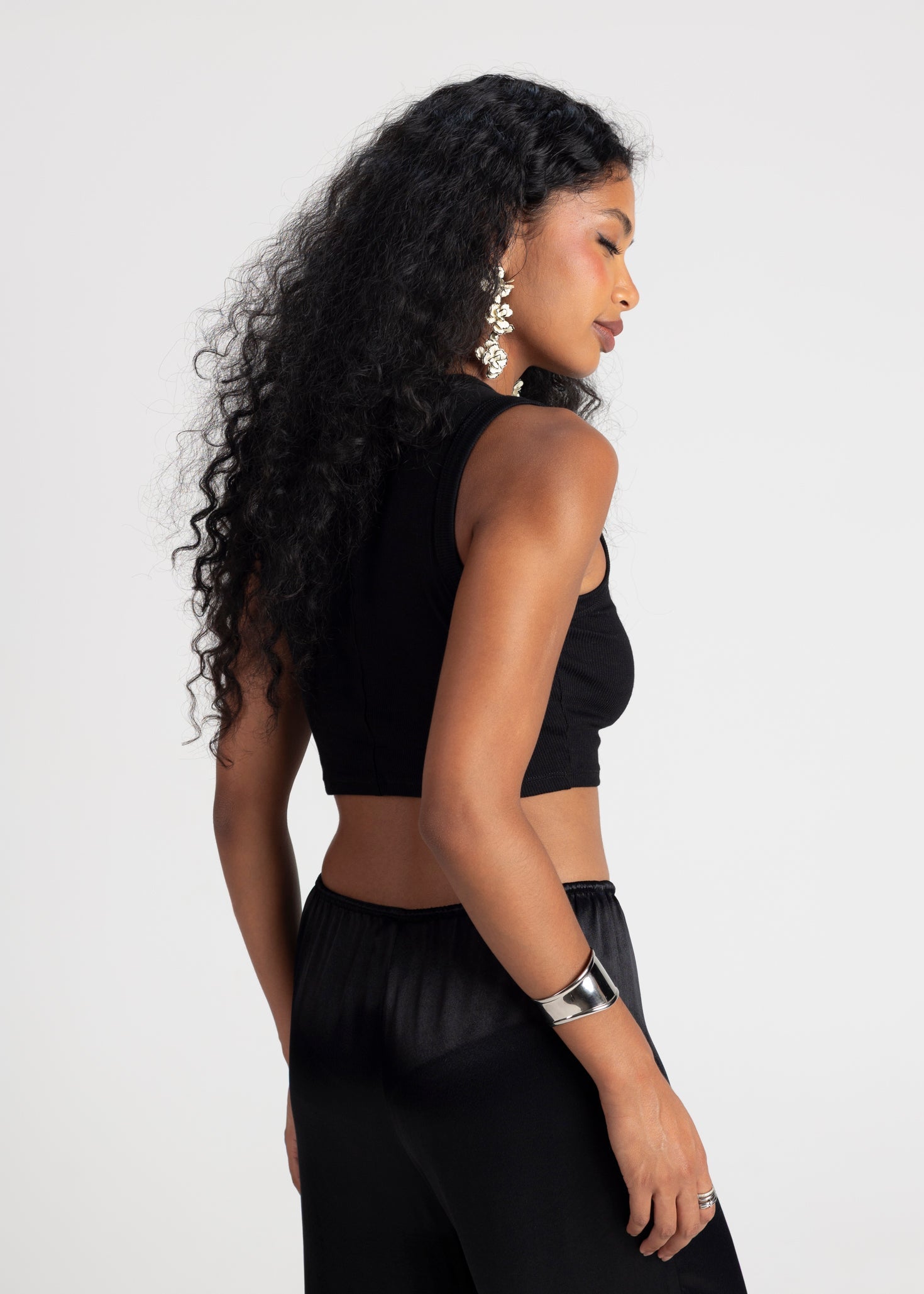 Kurt High-Neck Cropped Tank Top - Black