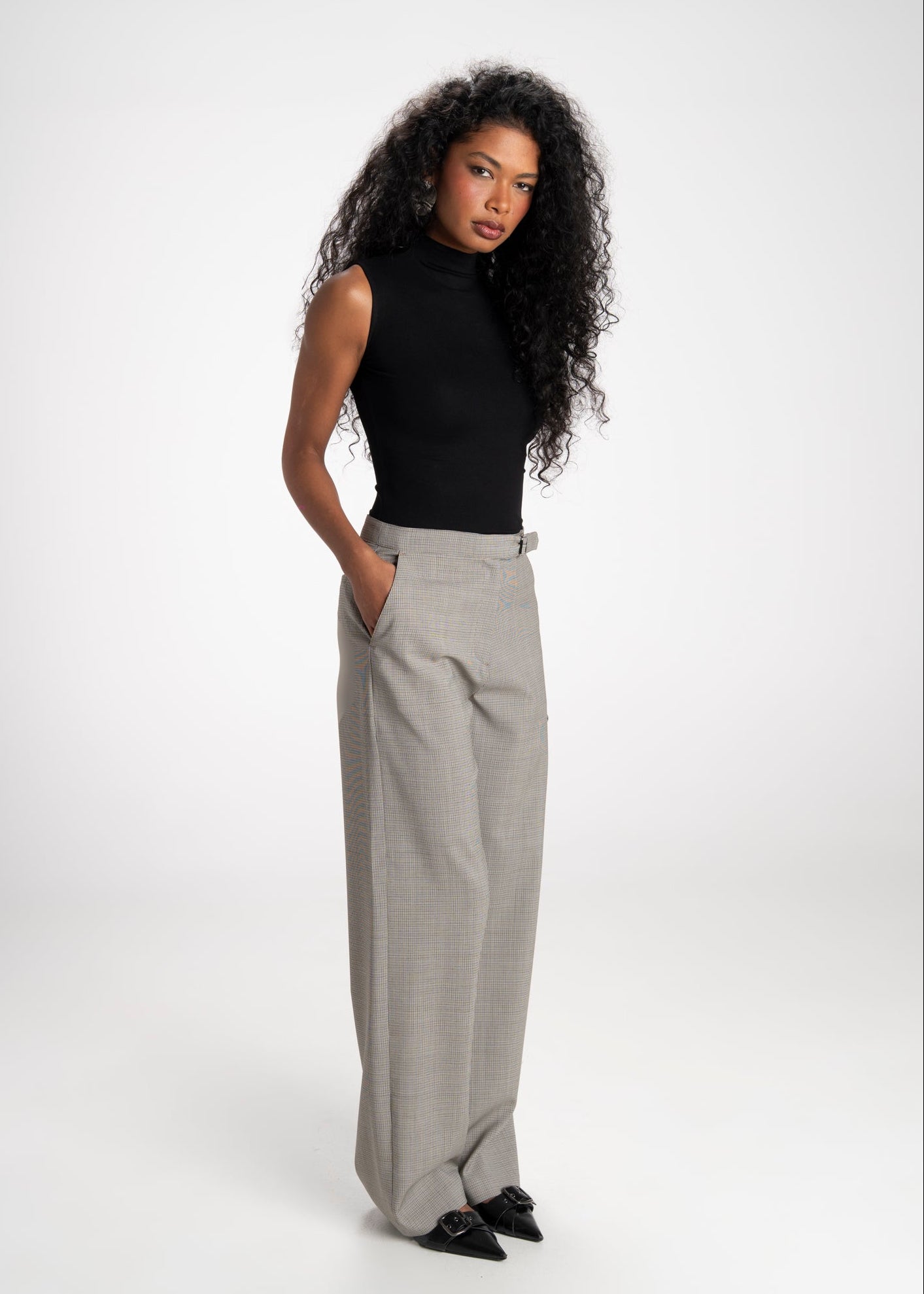 Women’s Virgin Wool Tailored Trousers – Classic Check Pattern with Adjustable Fit