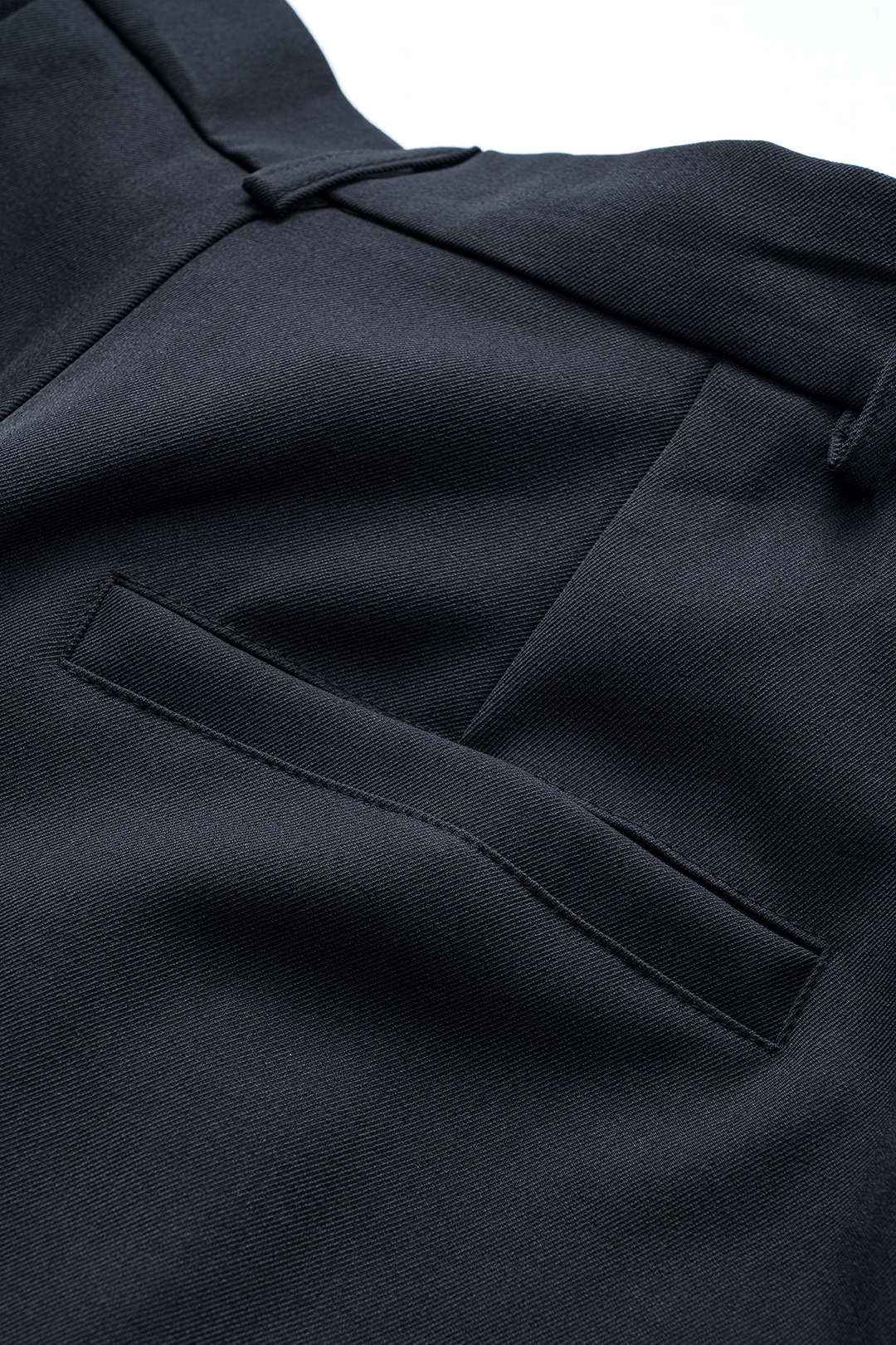 Asymmetrical leg trousers 