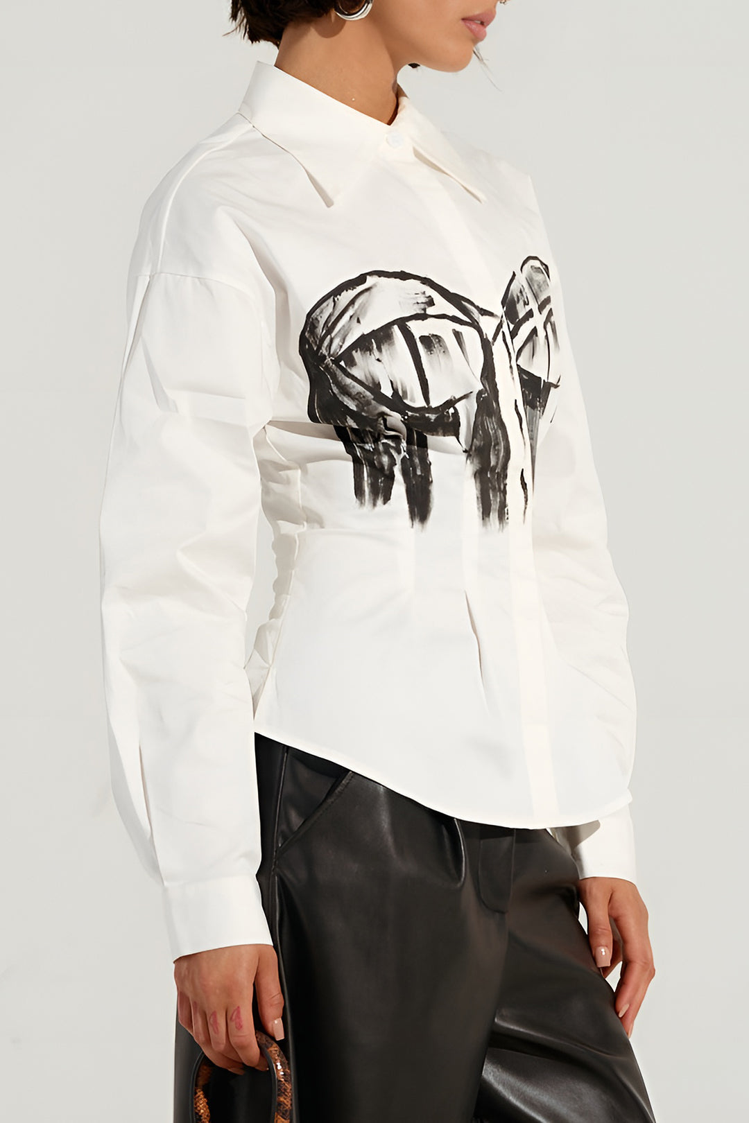 Long-sleeved shirt with abstract print 