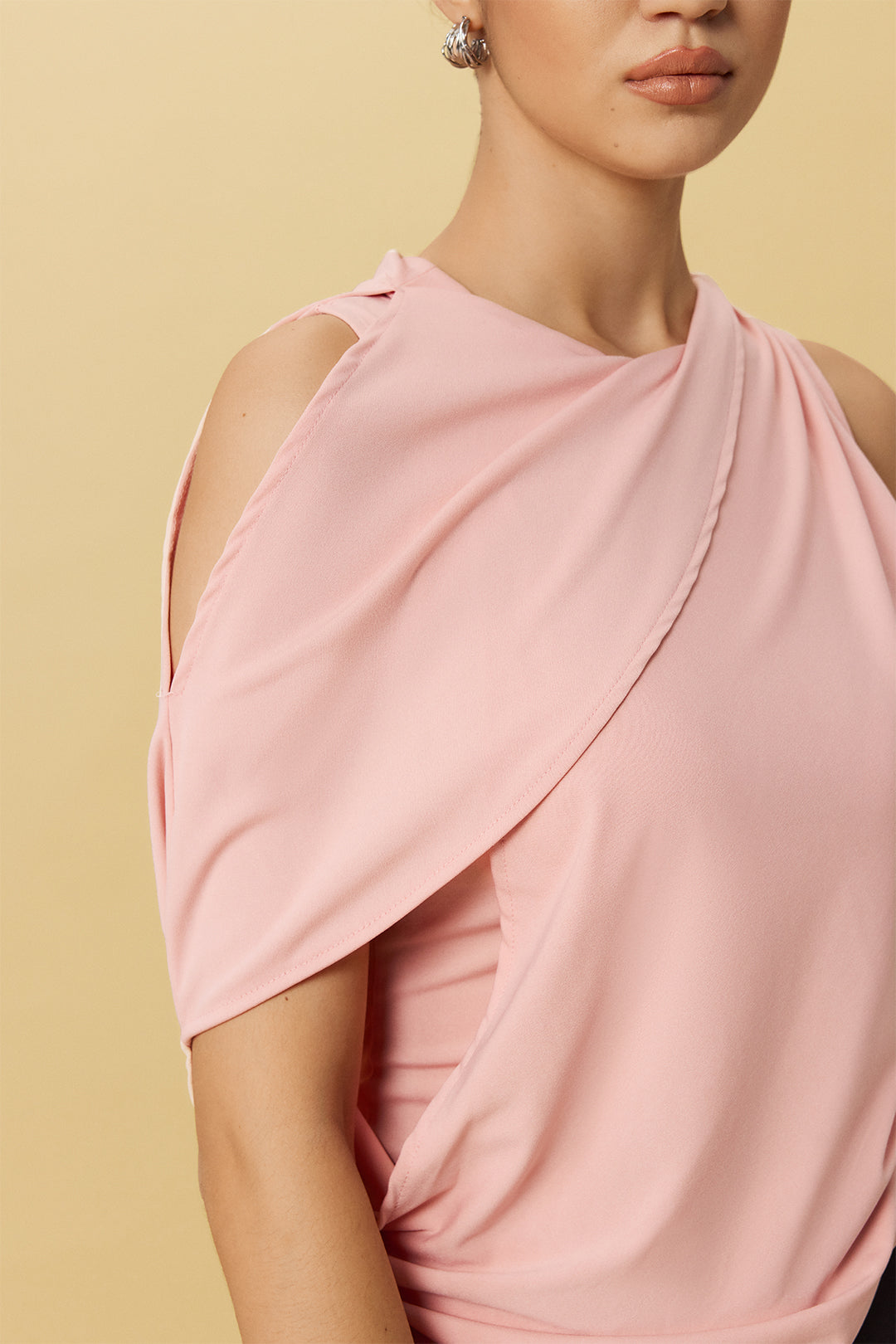 Asymmetrical Shoulder Ruched T-Shirt 