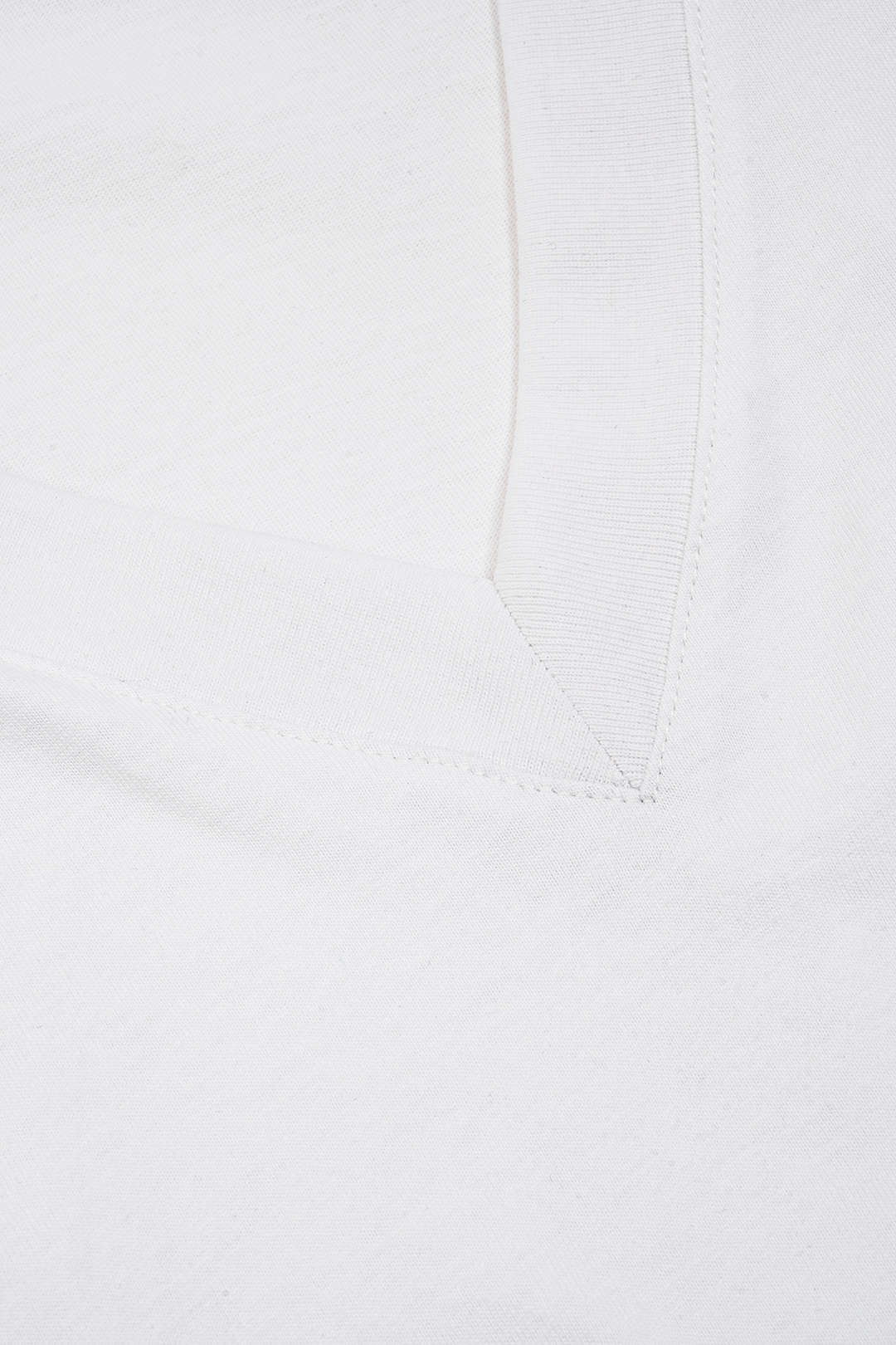 Basic sleeveless V-neck T-shirt 