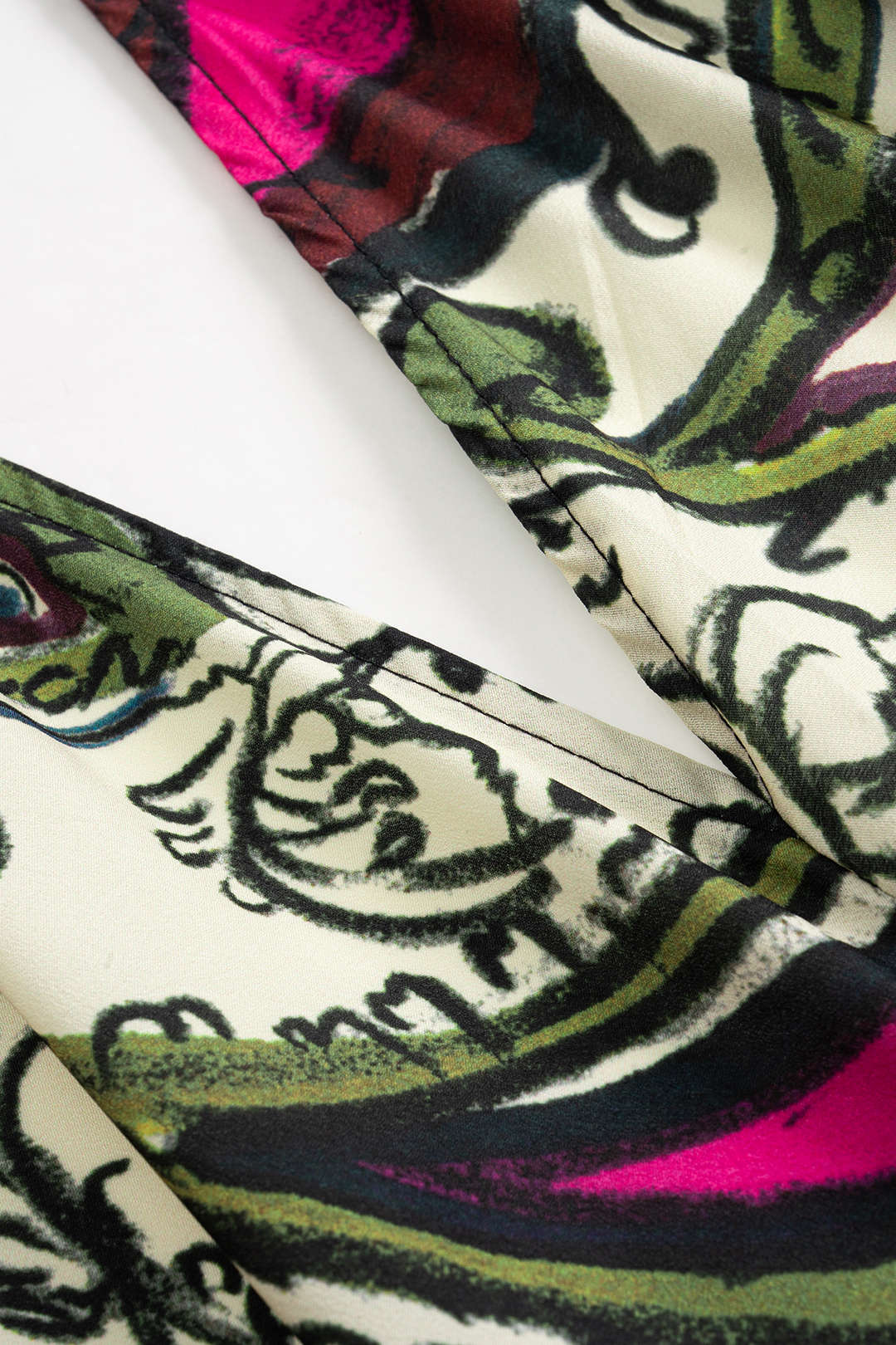 Abstract Print Chiffon Halter Neck Tie-Up Backless Sleeves Maxi Dress 