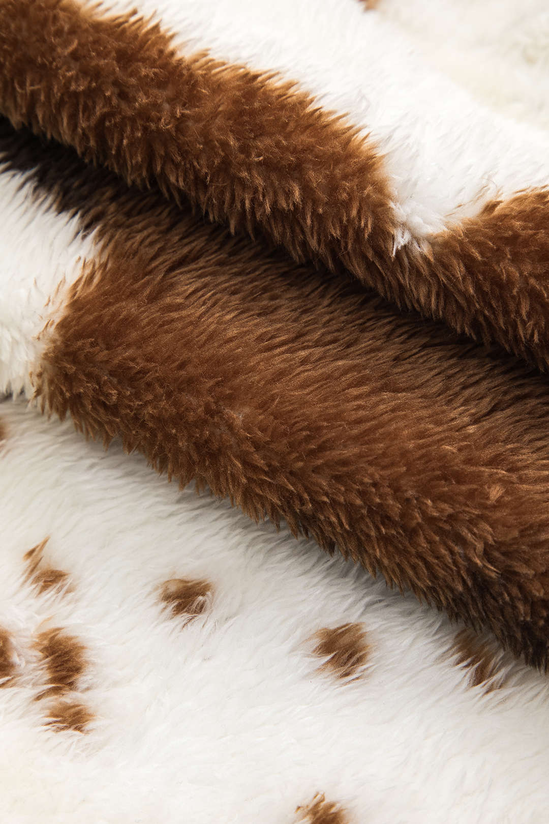 Skirt with abstract print and stitching 