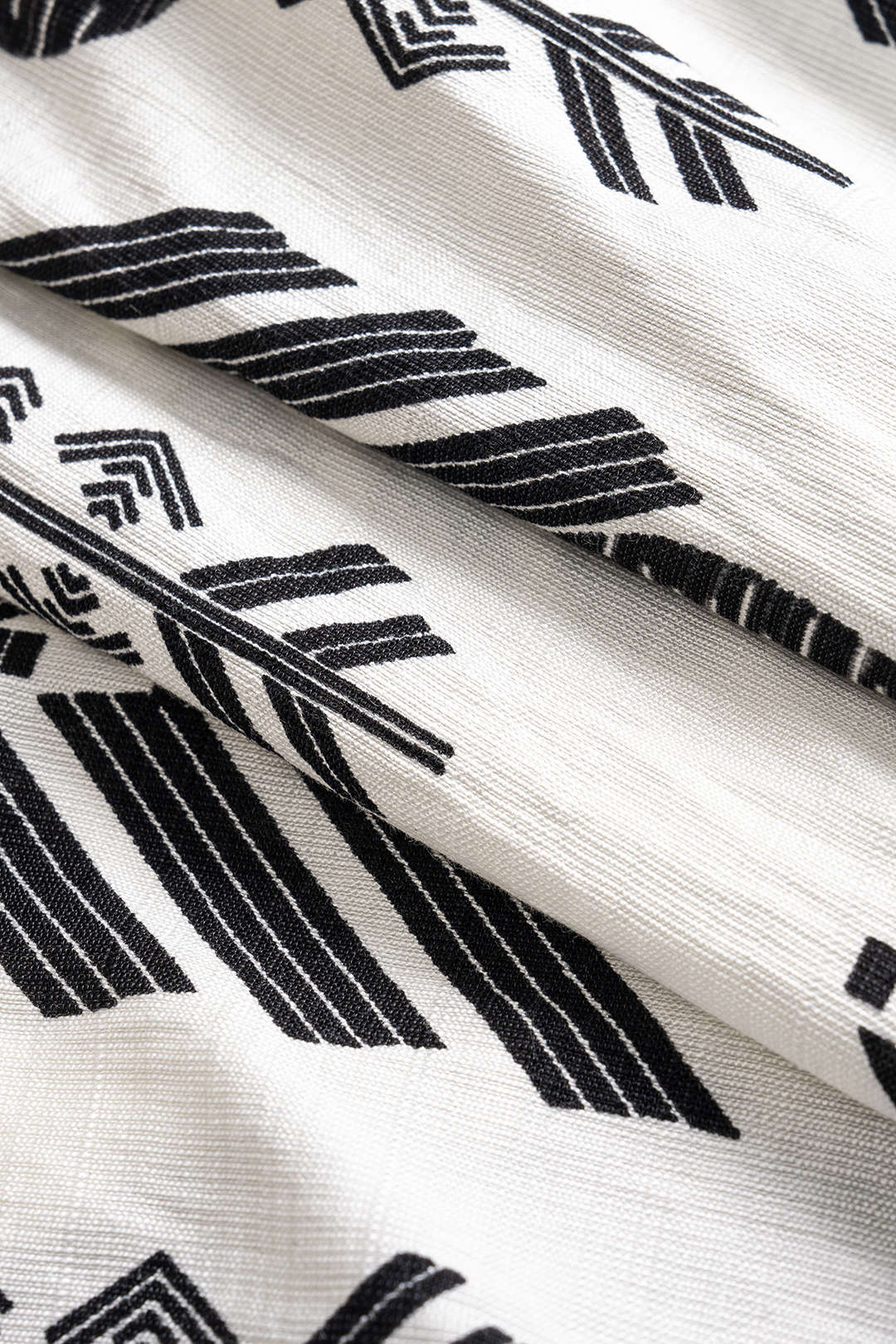 Artistic Contrast Print Flower Applique Trim Sleeveless Top And Pants Set 