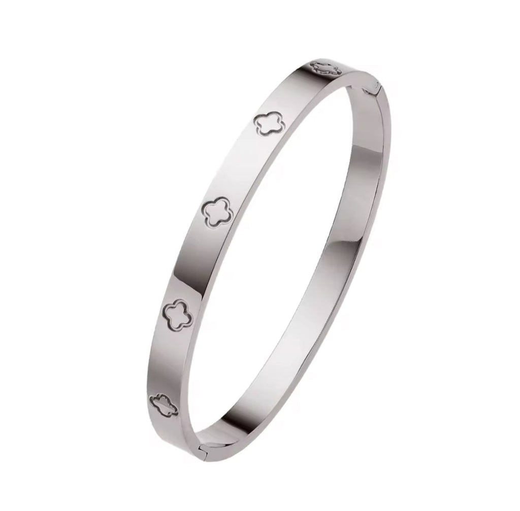 Clover Bangle