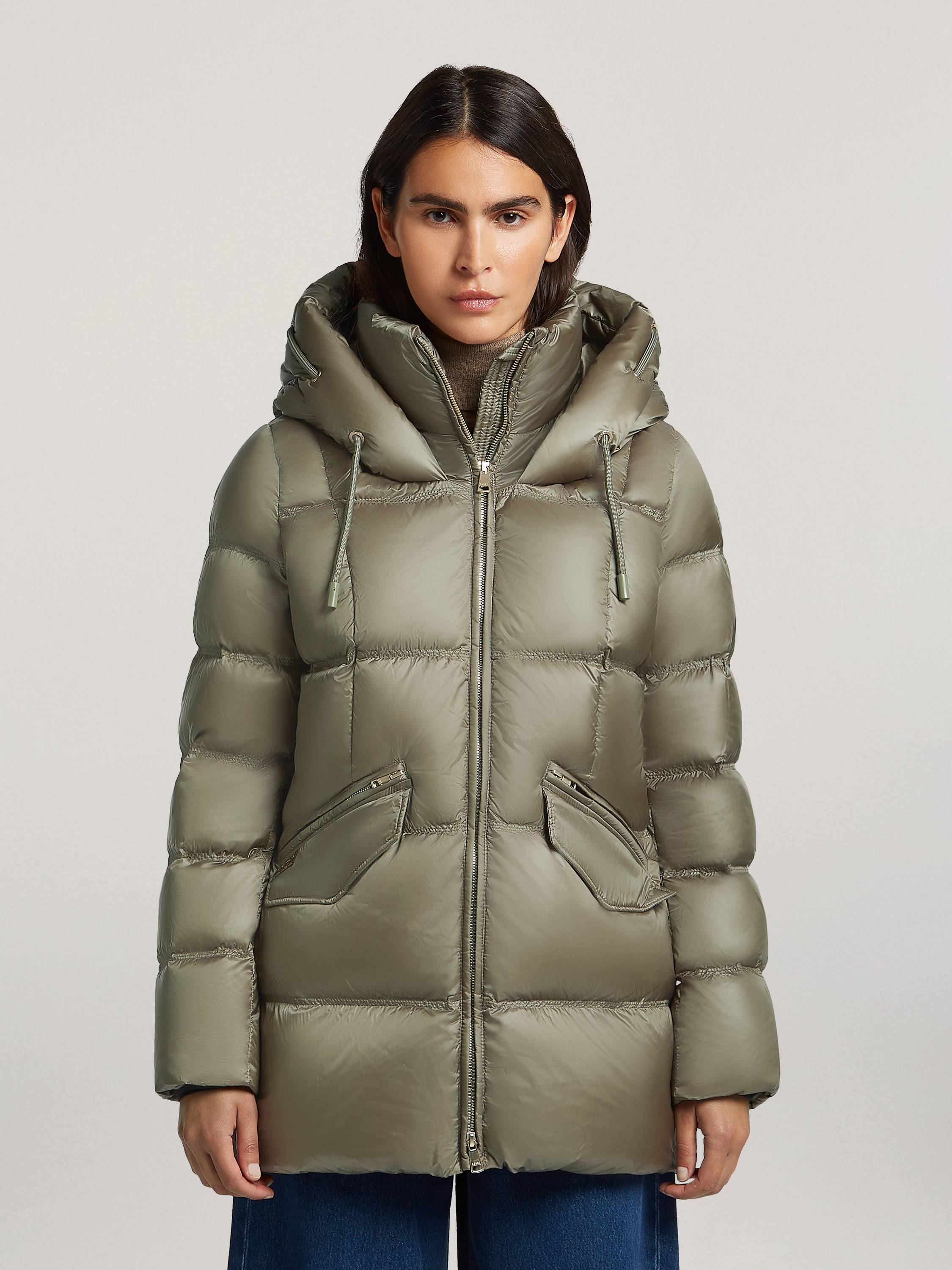 Lightweight Taffeta Down Jacket – Stylish & Insulated Outerwear
