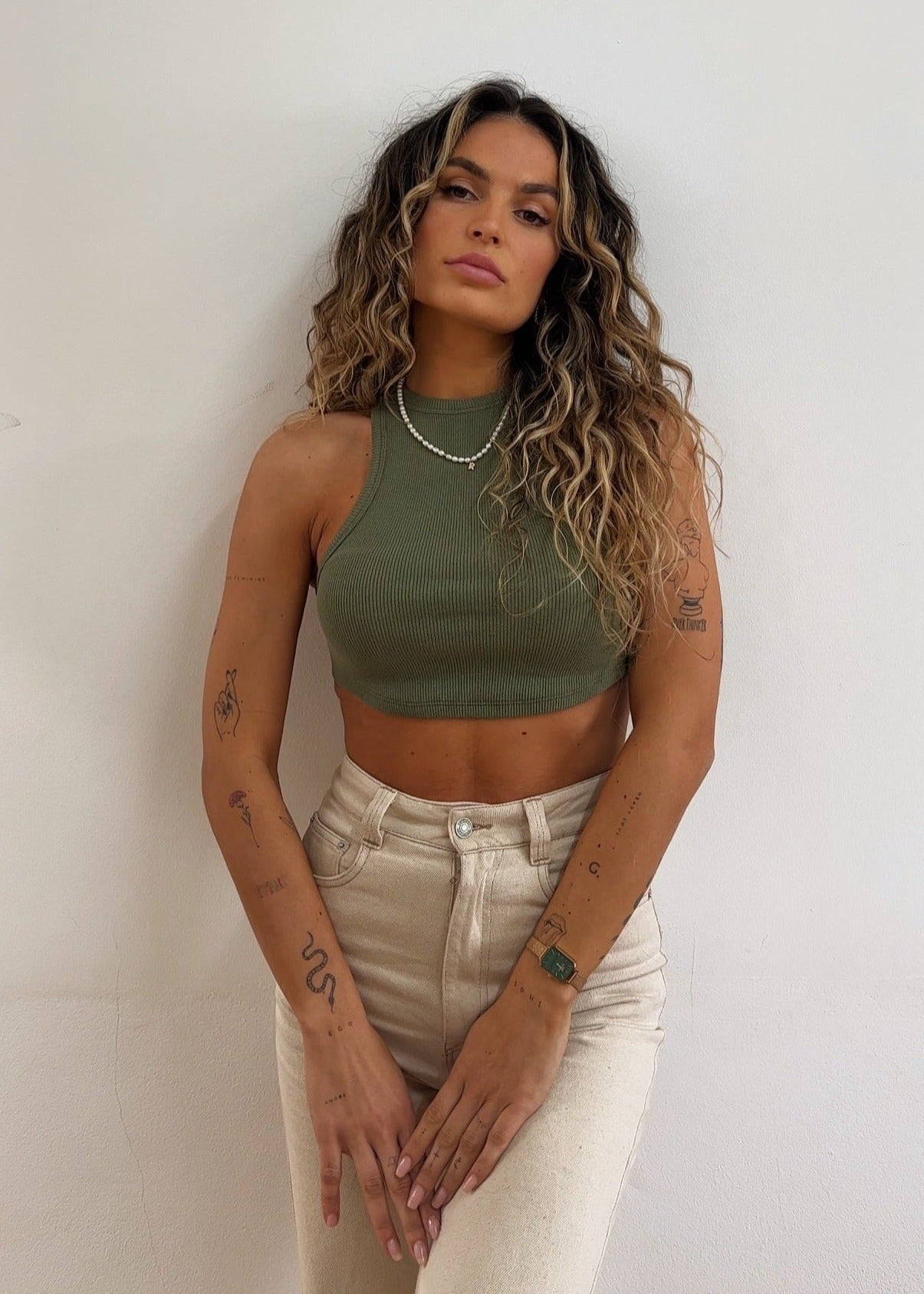 Women’s Ribbed Stretch Tank Top – Sculpted Cropped Silhouette