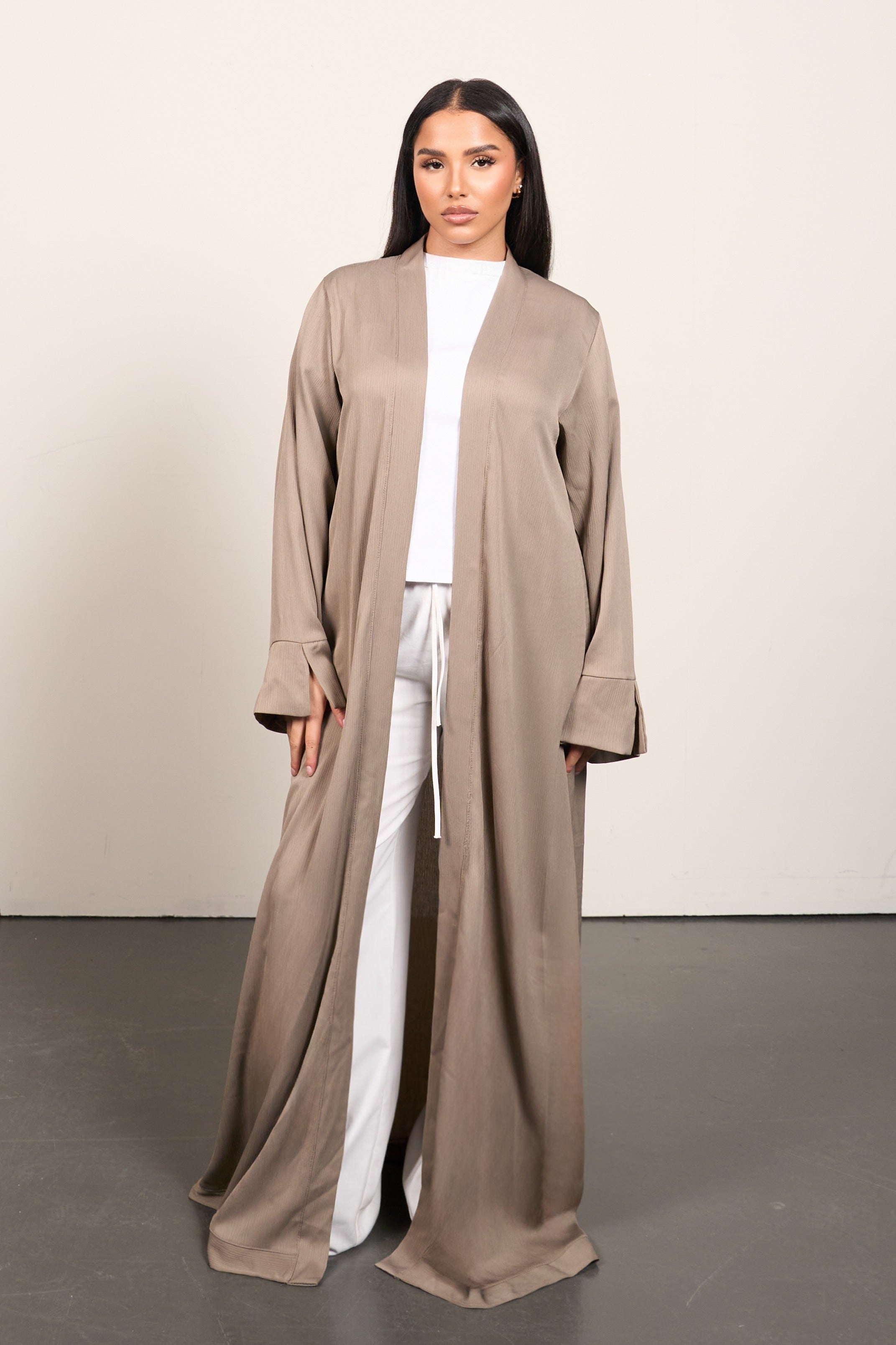 Classic Open Abaya – Textured Stripe Modest Dress