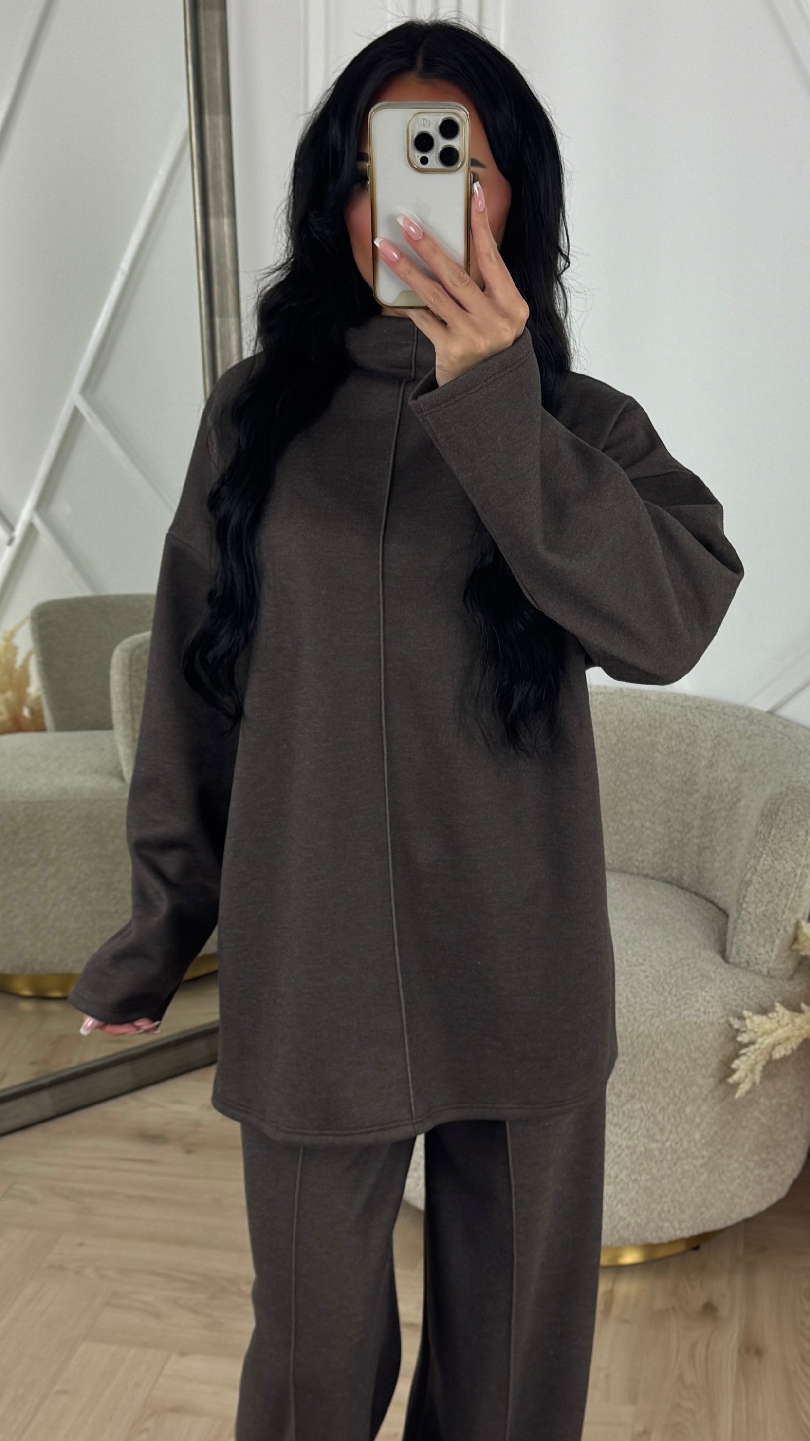 Soft Minimal Two-Piece Fleece Set with High Collar