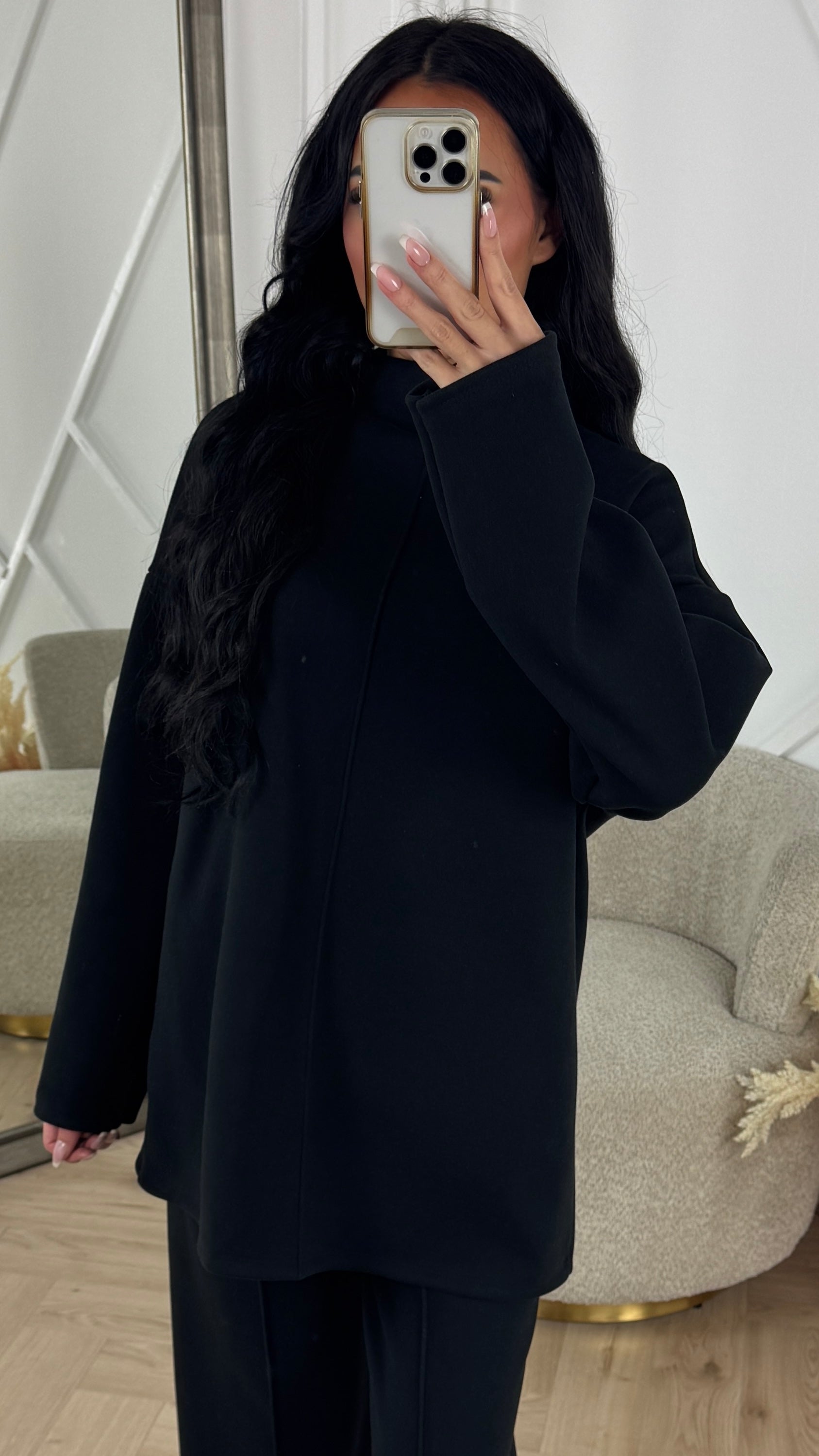 Soft Minimal Two-Piece Fleece Set with High Collar