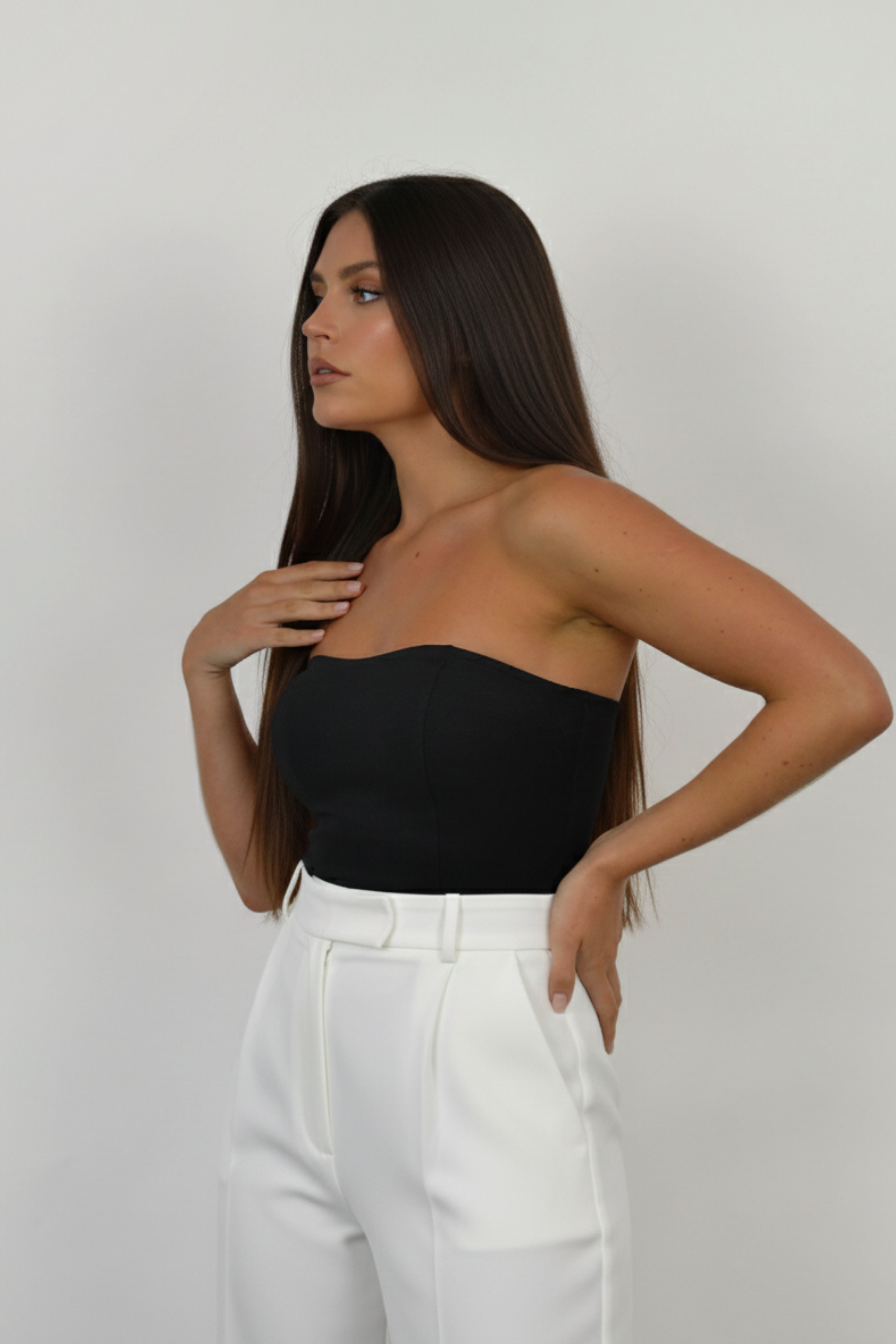 Women’s Strapless Bodysuit with Silicone Grip – Structured Seams and Low-Cut Bottom 4