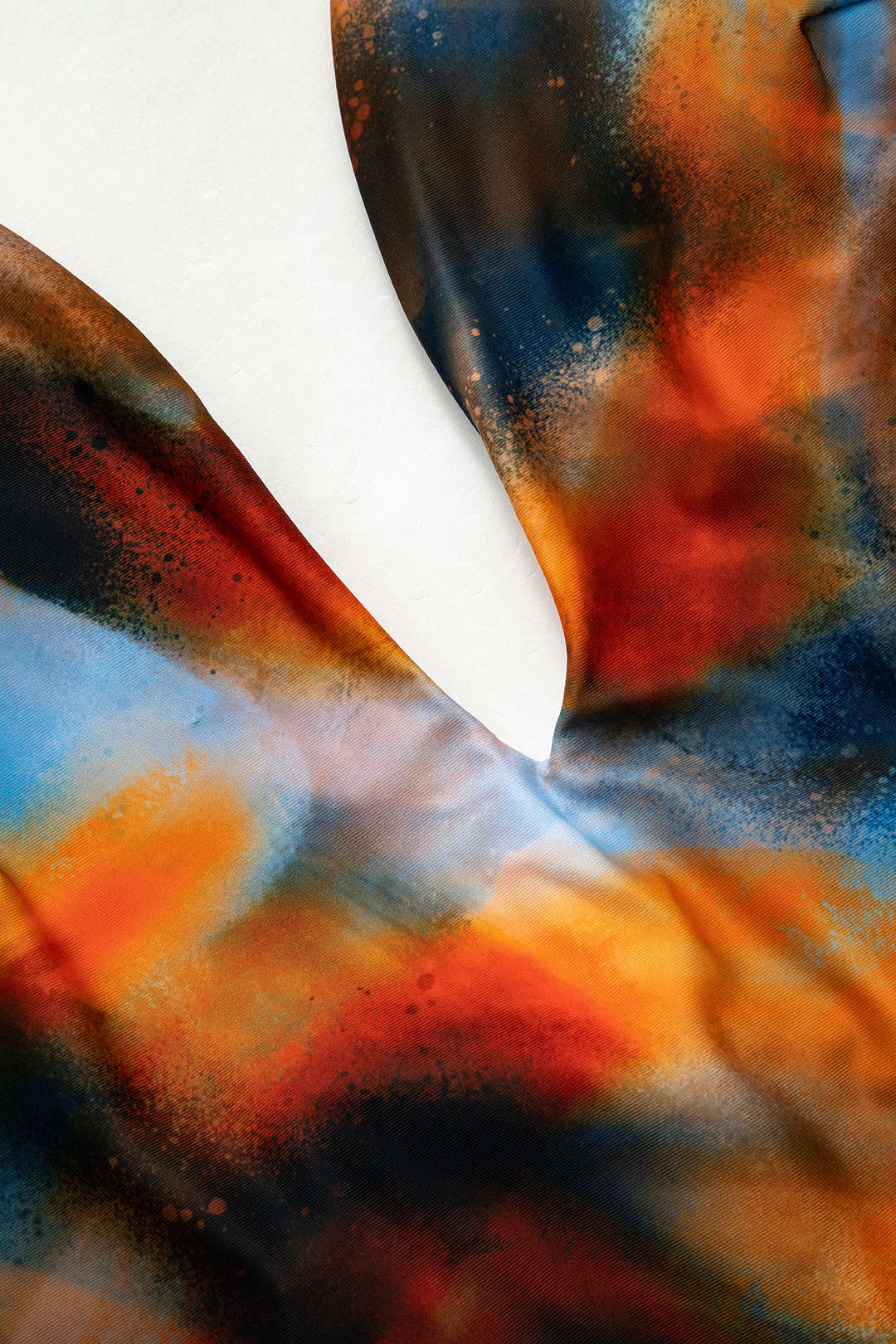 Abstract Print V-Neck Cross Back Tie-Down Swimsuit and Mesh Mini Sarong Skirt Set 