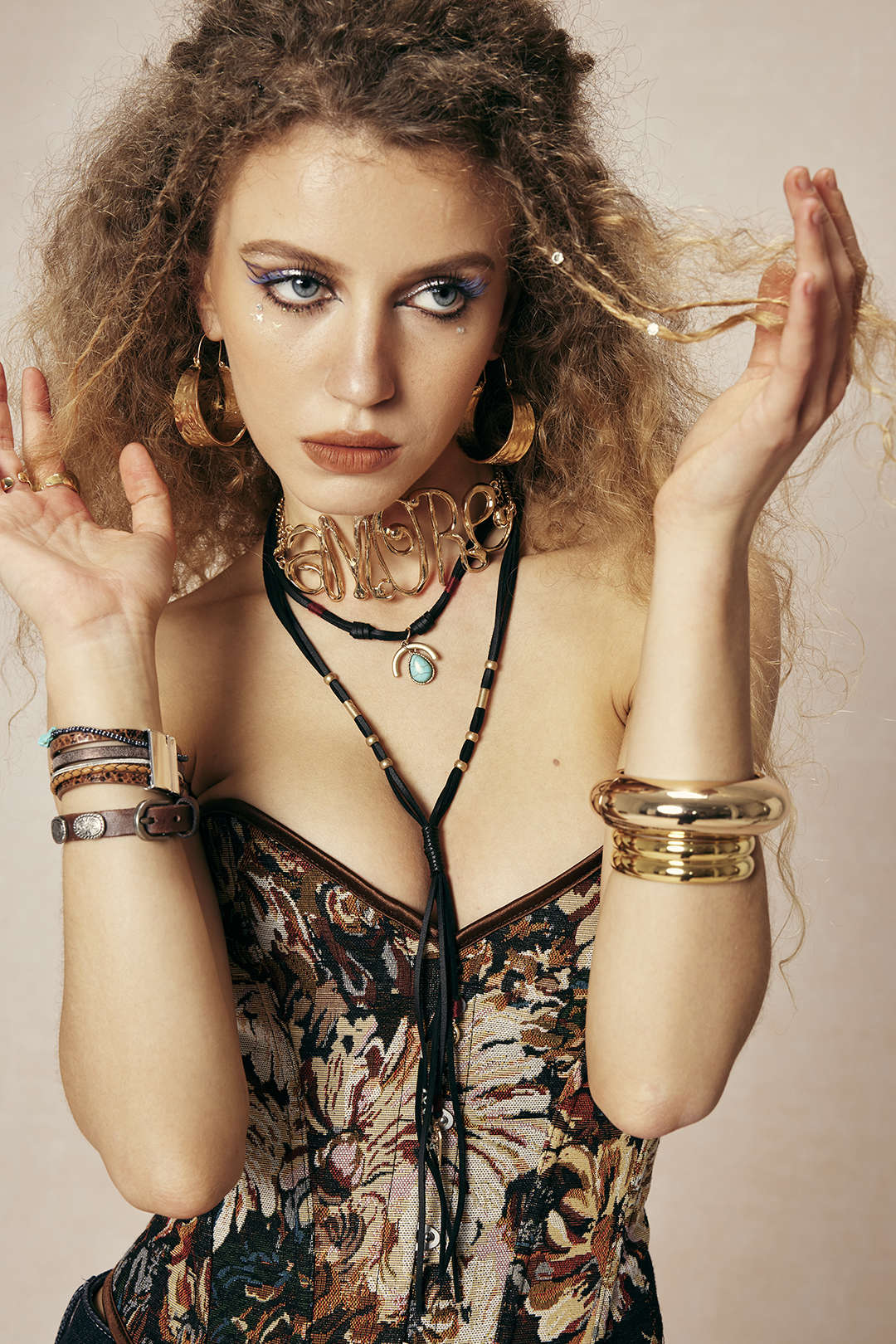 Korsettop met abstracte print en gevlochten stropdas