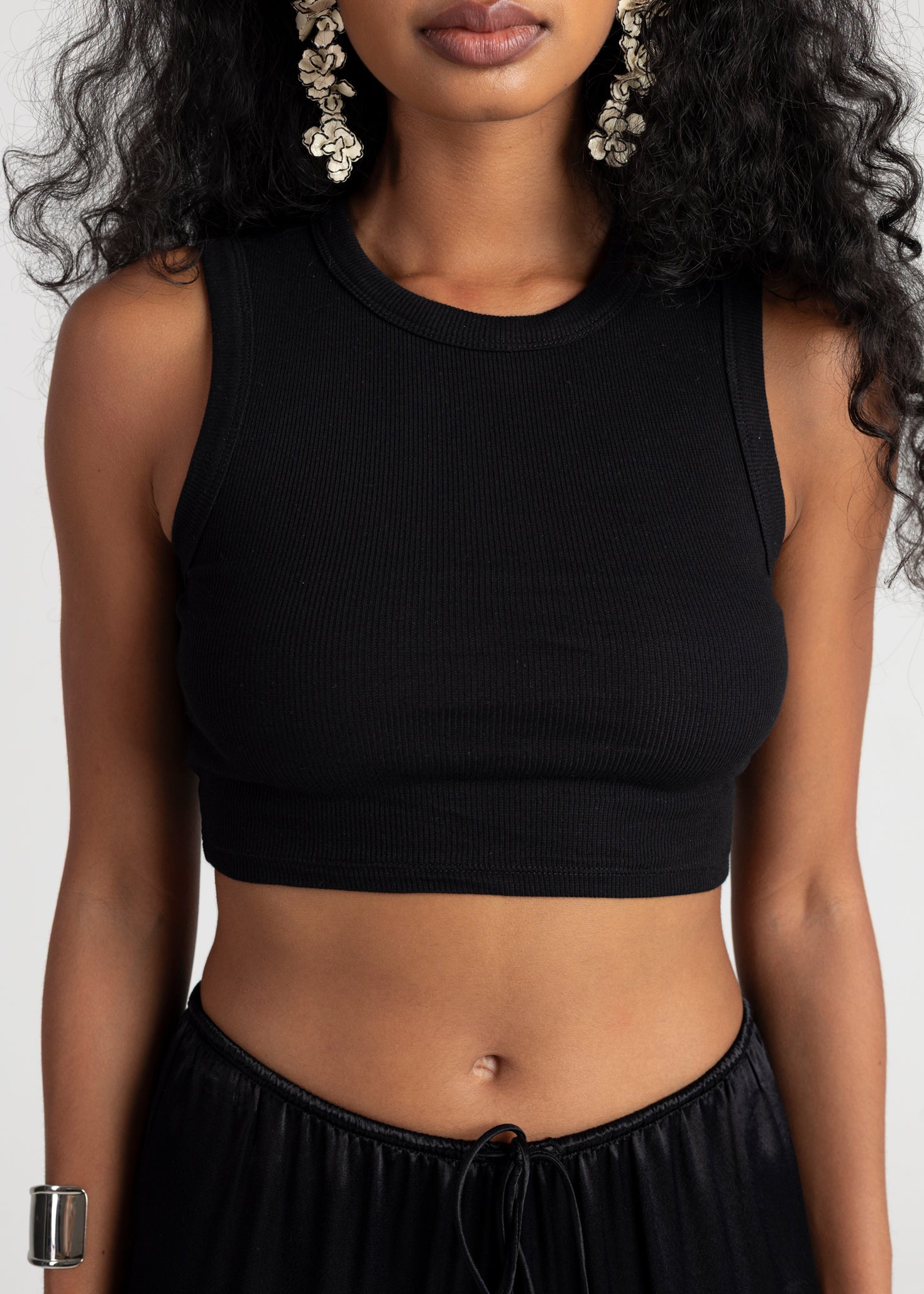 Kurt High-Neck Cropped Tank Top - Black 